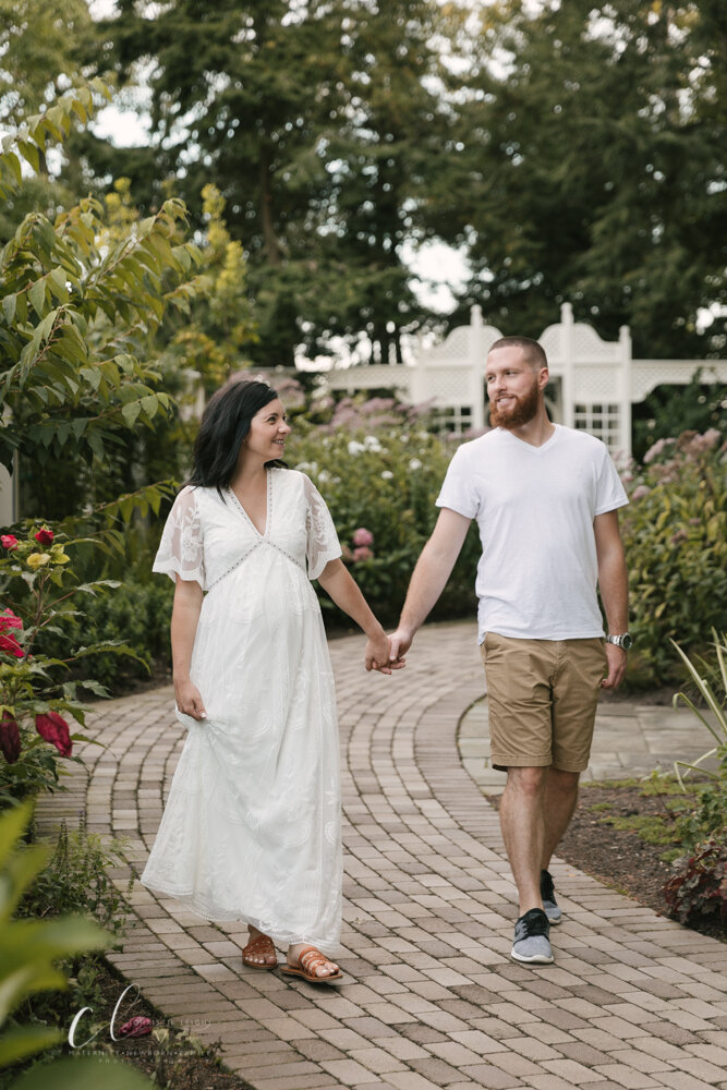 Romantic_Maternity_Session_in_MIllcreek_Metro_Park_Garden_Themed_Materntiy_Session_at_Fellows_Riverside_Gardens_in_Youngstown_Ohio_By_Maternity_and_Newborn_Photographer_Christie_Leigh_Photo-22.JPG