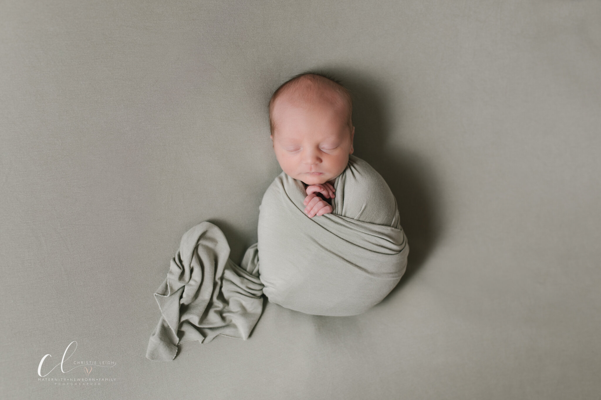 Baby_Boy_Newborn_Shoot_with_big_sister_In_Studio_Newborn_Session_Family_Sibling_and_Baby_Portraits_in_Bristol_Ohio_by_Newborn_Photographer_Christie_Leigh_Photo_in_Cortland_OH-3-23.JPG