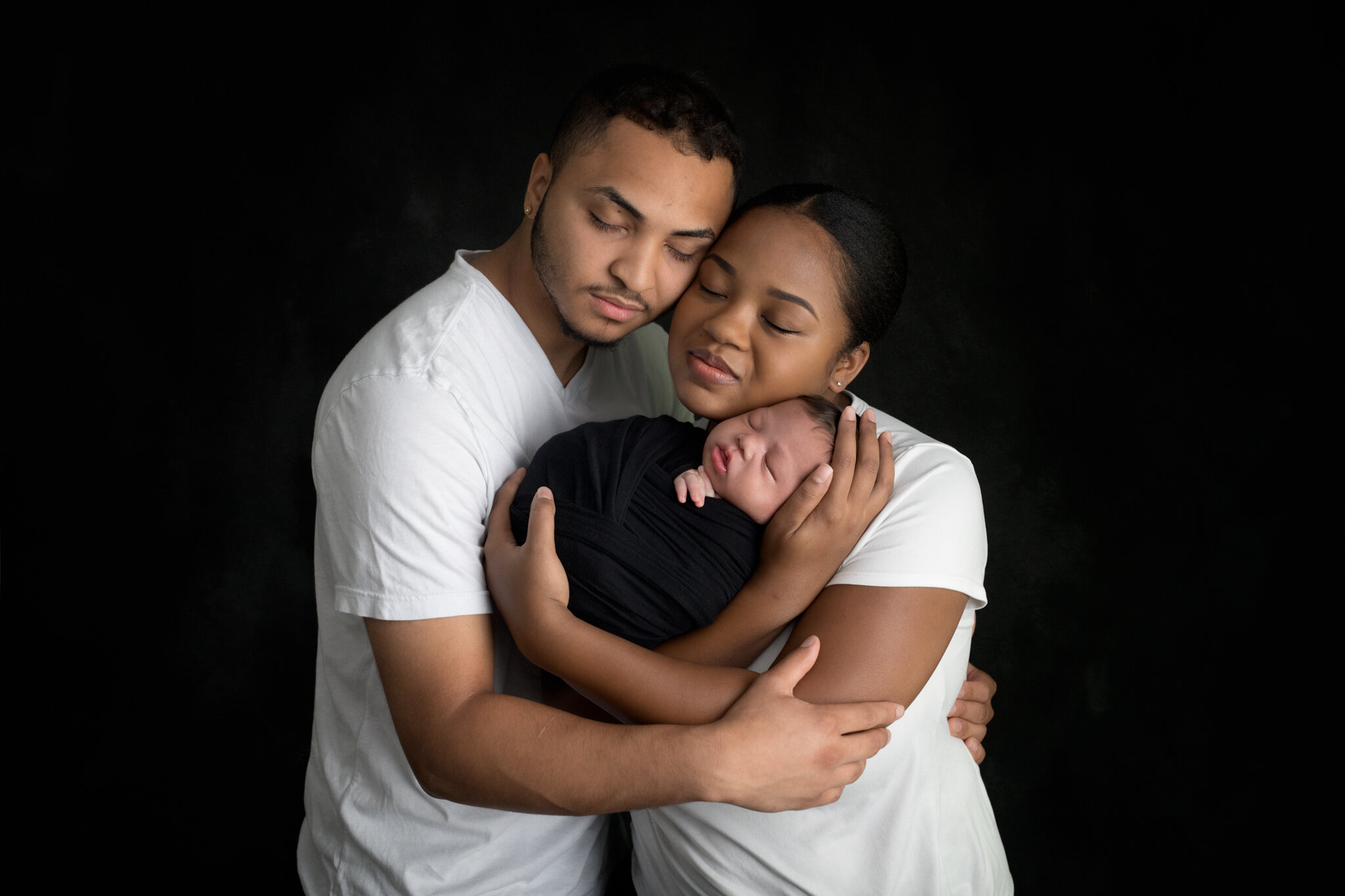 Parent_Pose_Newborn_Session_Family_Pictures_New_Mom_New_Dad_Studio_Portraits_Posed_Newborn_Session_by_Christie_Leigh_Photo_Mahoning_County_Ohio-1.JPG
