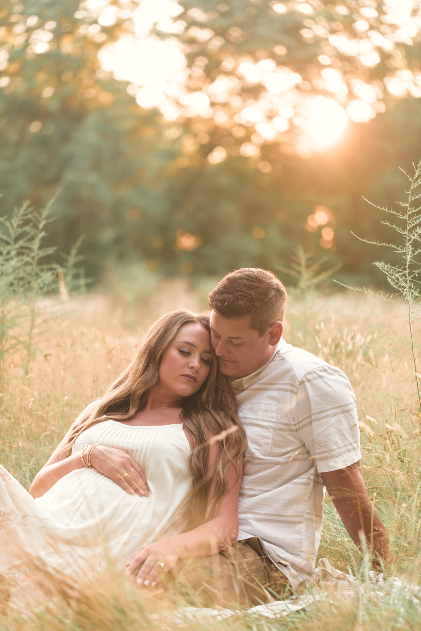 Romantic_Park_Maternity_Session_Sunset_Pregnancy_Photos_New_Mom_Belly_Pictures_in_hermitage_Pennsylvania_By_Newborn_Photographer_Christie_Leigh_Photo_in_Trumbull_County_Ohio-25.JPG