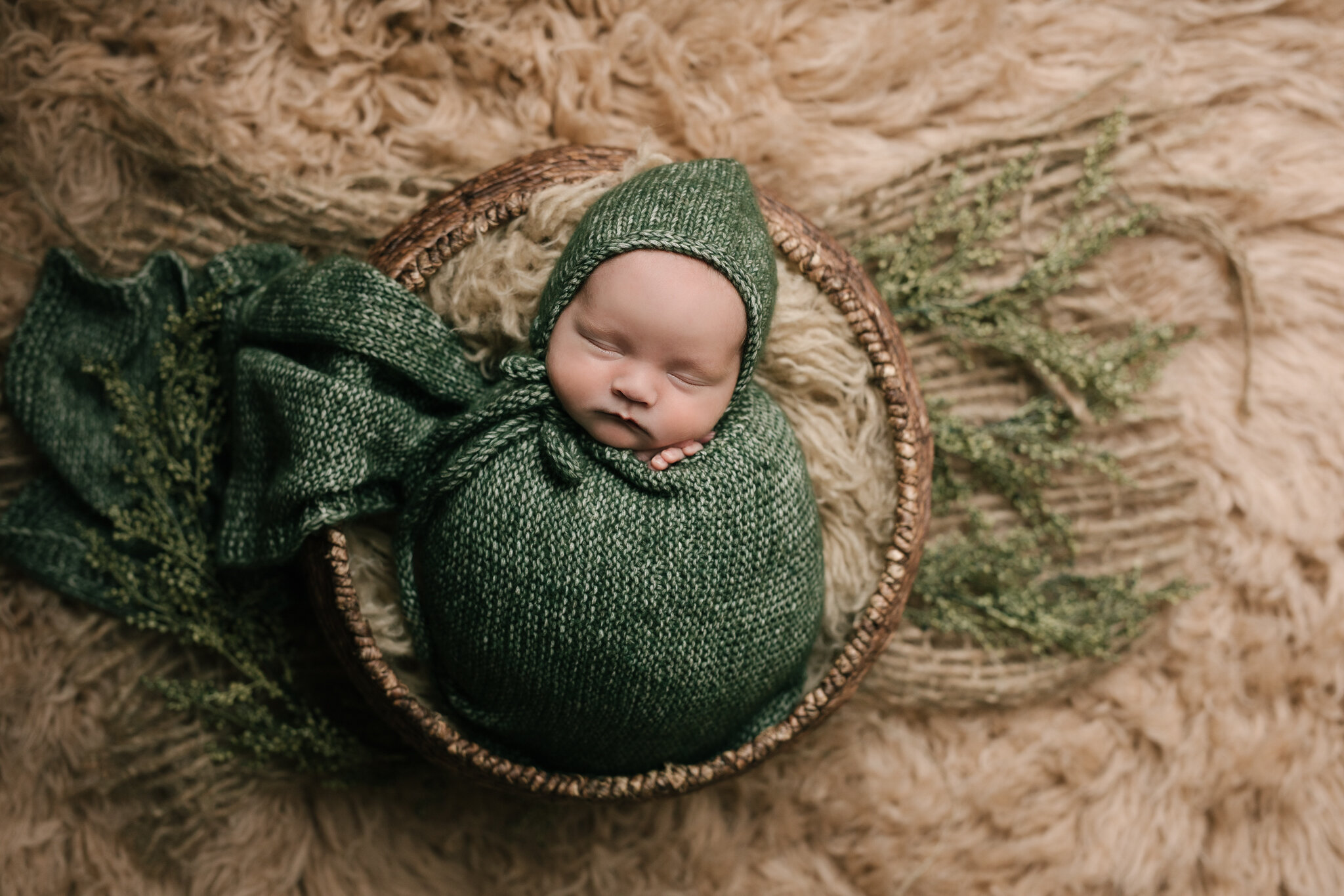 Baby_Boy_in_Home_Posed_Newborn_Session_Rustic_Olive_Green_Bucket_Pose_by_Newborn_Photographer_Christie_Leigh_Photo_Boardman_Ohio-1.JPG