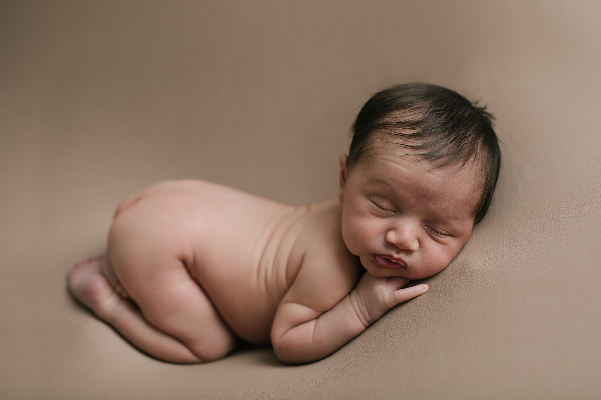 Baby_Boy_Posed_Studio_Newborn_Studio_Session_Chrsitmas_December_2020_by_Newborn_Photogrpaher_Christie_Leigh_Photo-13.jpg