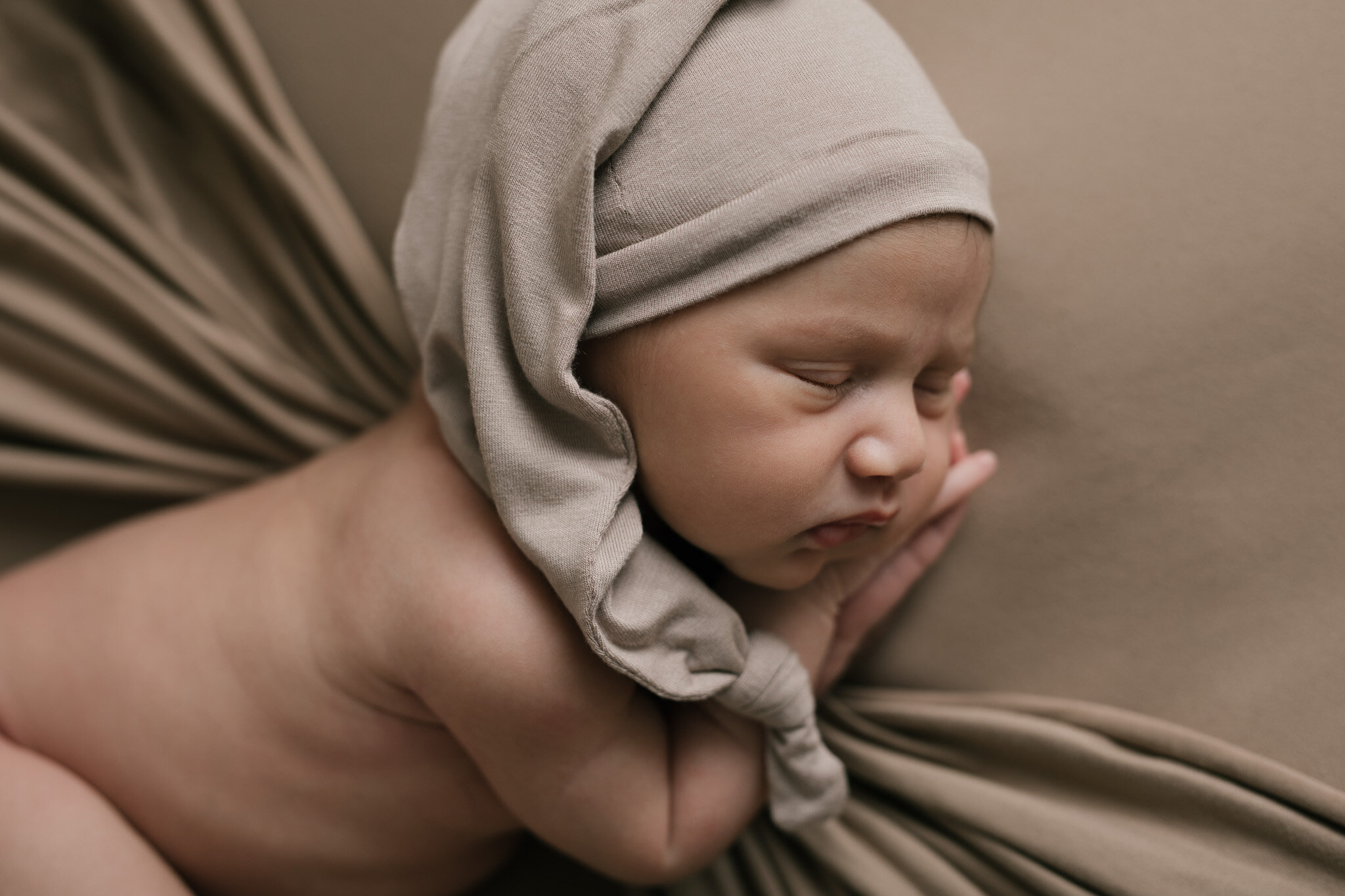 Baby_Boy_Posed_Studio_Newborn_Studio_Session_Chrsitmas_December_2020_by_Newborn_Photogrpaher_Christie_Leigh_Photo-25.jpg