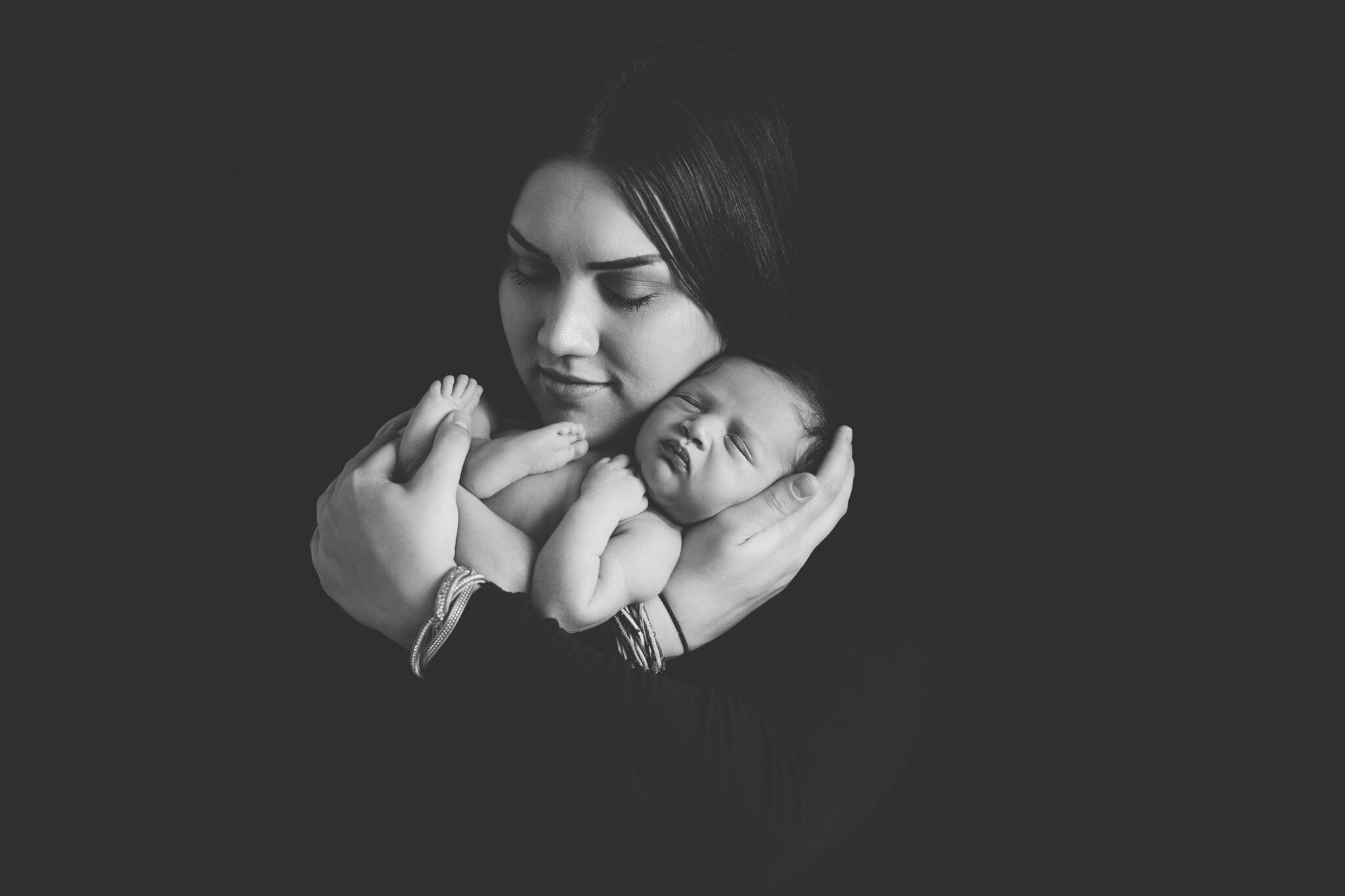 Baby_Boy_Posed_Studio_Newborn_Studio_Session_Chrsitmas_December_2020_by_Newborn_Photogrpaher_Christie_Leigh_Photo-9.jpg