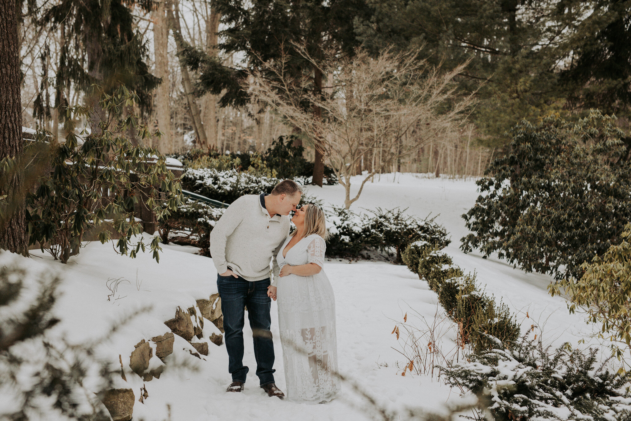 Bohemian_Boho_Winter_White_Lace_Gown_Maternity_Session_Baby_Girl_Fashion_Couple_New_Parents_Baby_Buhl_Park_Hermitage_PA_Pennsylvania_by_Newborn_Photographer_Christie_Leigh_Photo-1.jpg