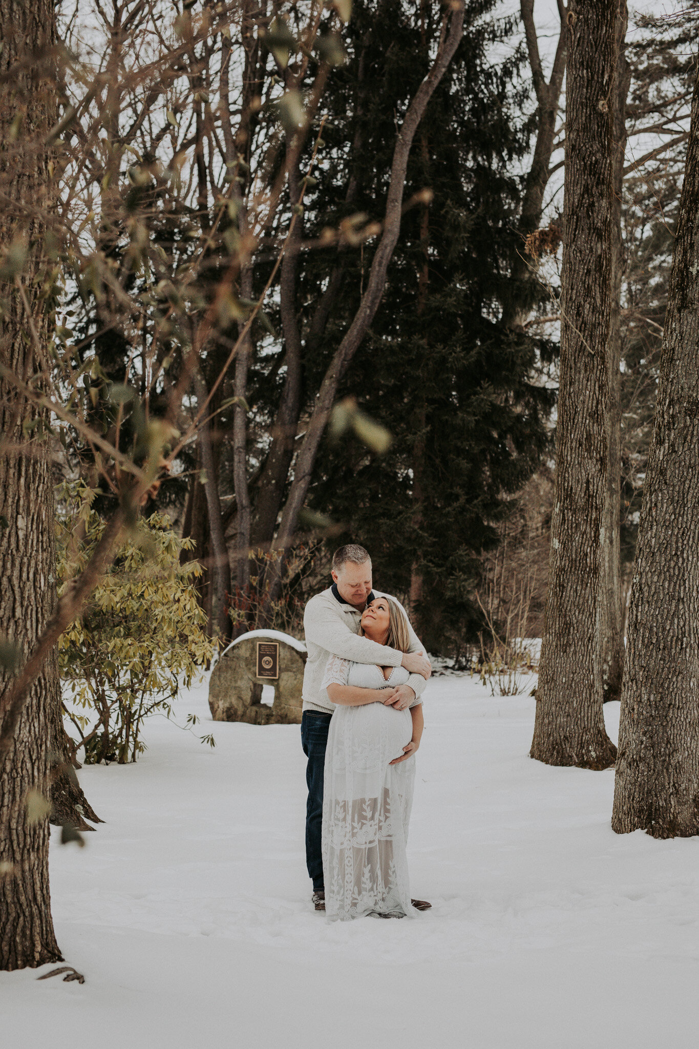 Bohemian_Boho_Winter_White_Lace_Gown_Maternity_Session_Baby_Girl_Fashion_Couple_New_Parents_Baby_Buhl_Park_Hermitage_PA_Pennsylvania_by_Newborn_Photographer_Christie_Leigh_Photo-3.jpg