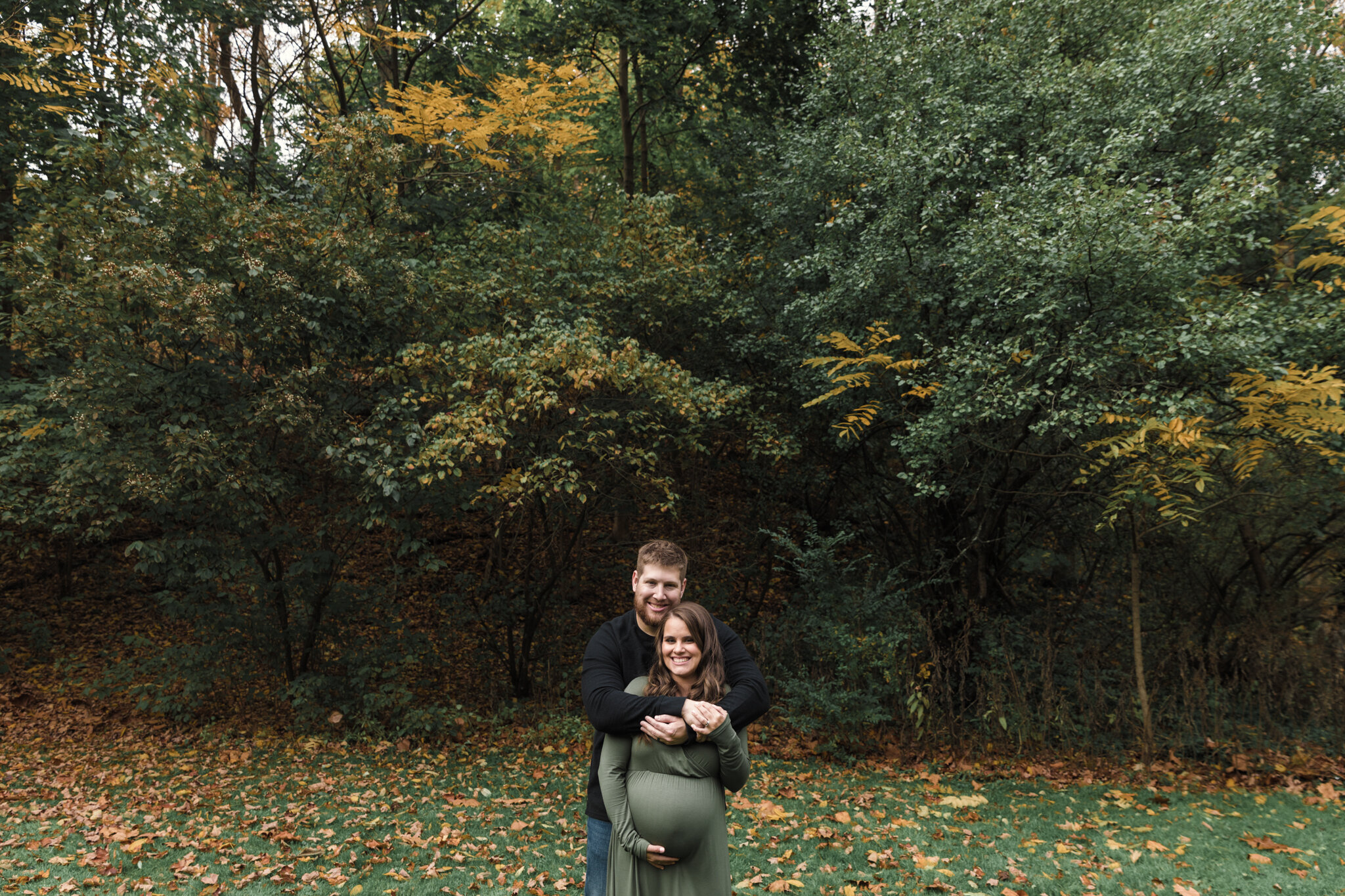 Mill_Creek_Park_Maternity_Session_Jewel_Tone_Fall_Colors_Family_of_Three_Big_Sister_Little_Brother_Maternity_Session_by_Baby_and_Family_Photographer_Christie_Leigh_Photo_in_Mahoning_County_OH-15.JPG