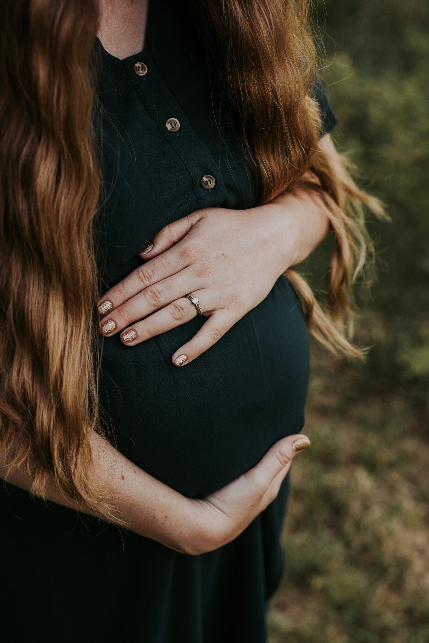 Vienna_OH_Ohio_Maternity_Session_Girl_Mom_Toddler_Family_of_4_Four_soon_to_be_5_Five_by_Newborn_Photographer_Christie_Leigh_Photo_in_Mahoning_Valley-19.jpg