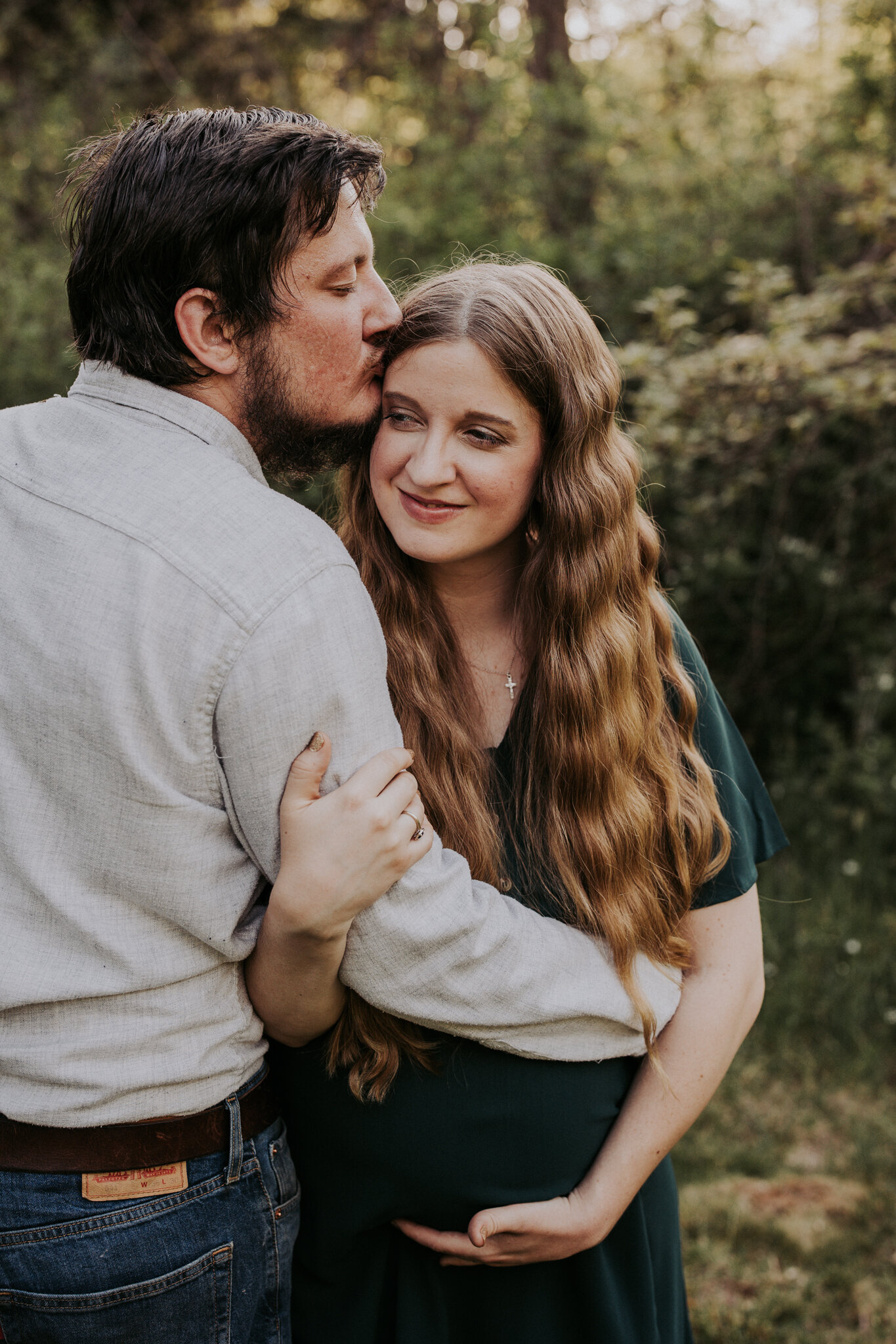 Vienna_OH_Ohio_Maternity_Session_Girl_Mom_Toddler_Family_of_4_Four_soon_to_be_5_Five_by_Newborn_Photographer_Christie_Leigh_Photo_in_Mahoning_Valley-18.jpg