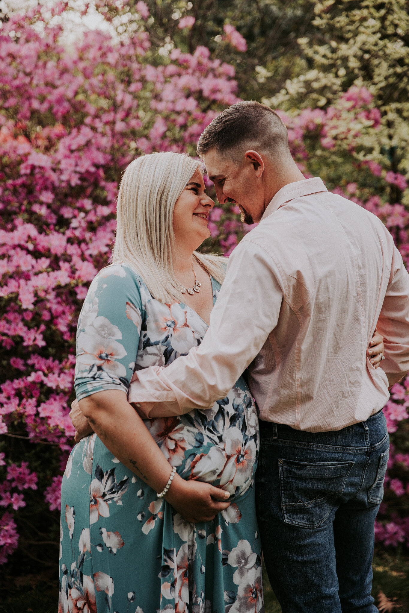 Millcreek_Park_Rose_Gardens_Davis_Canter_Youngstown_Ohio_Materntiy_Session_Floral_Fashion_Baby_Girl_Expecting_Couple_by_Newborn_Photographer_Christie_Leigh_Photo_Mahoning_County_OH_Ohio-11.jpg
