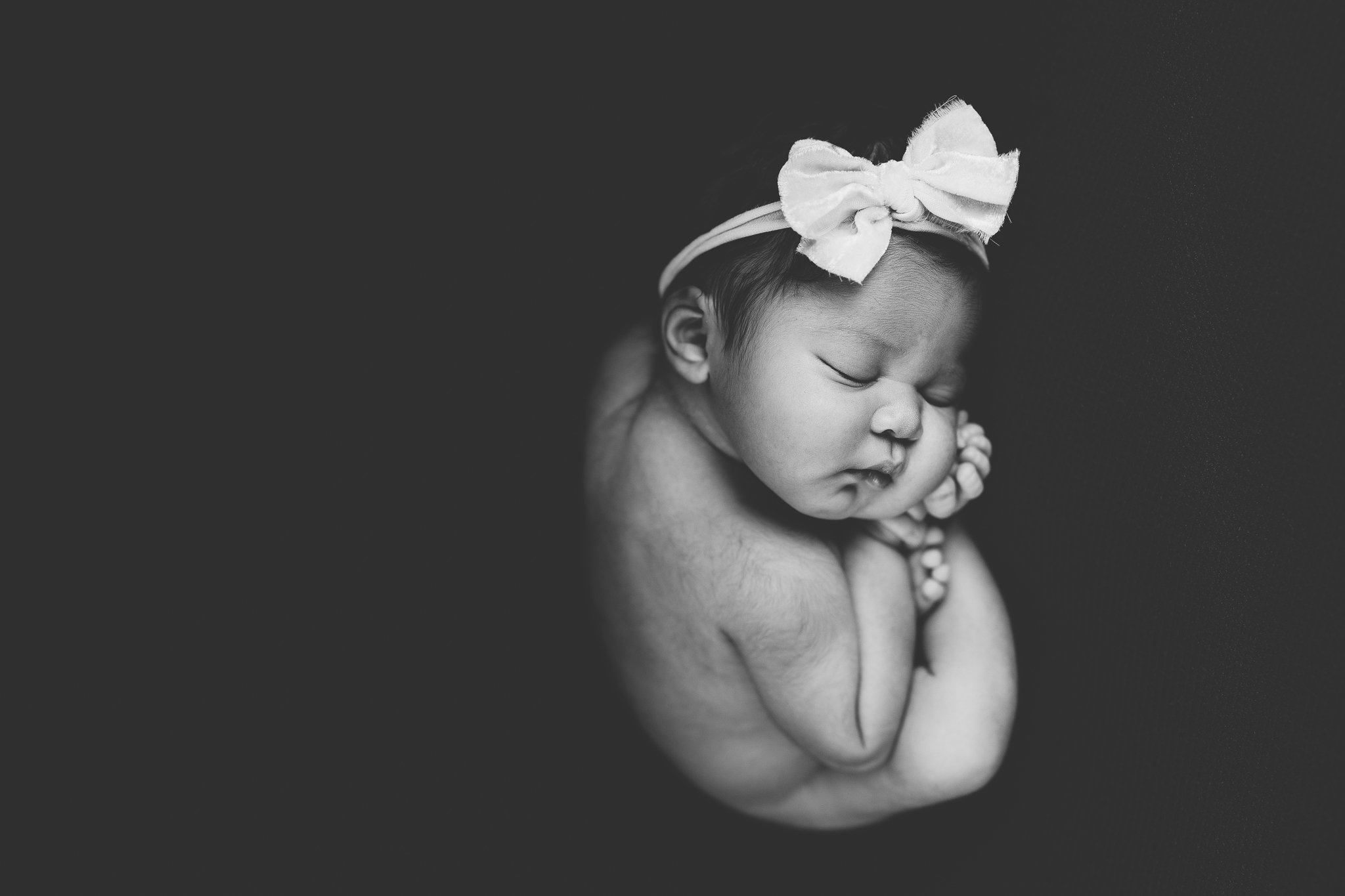 Nashville_Tennessee_Newborn_Photographer_Baby_Girl_Olive_Green_Burgundy_Studio_at_Home_Travel_Posed_Session_by_Nebworn_Photographer_Christie_Leigh_Photo_in_Ohio-18.jpg