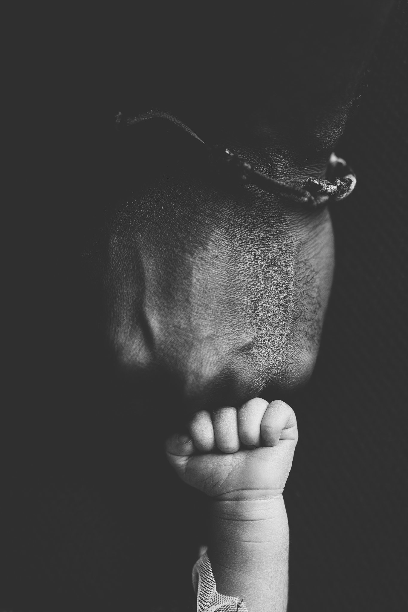 Nashville_Tennessee_Newborn_Photographer_Baby_Girl_Olive_Green_Burgundy_Studio_at_Home_Travel_Posed_Session_by_Nebworn_Photographer_Christie_Leigh_Photo_in_Ohio-26.jpg