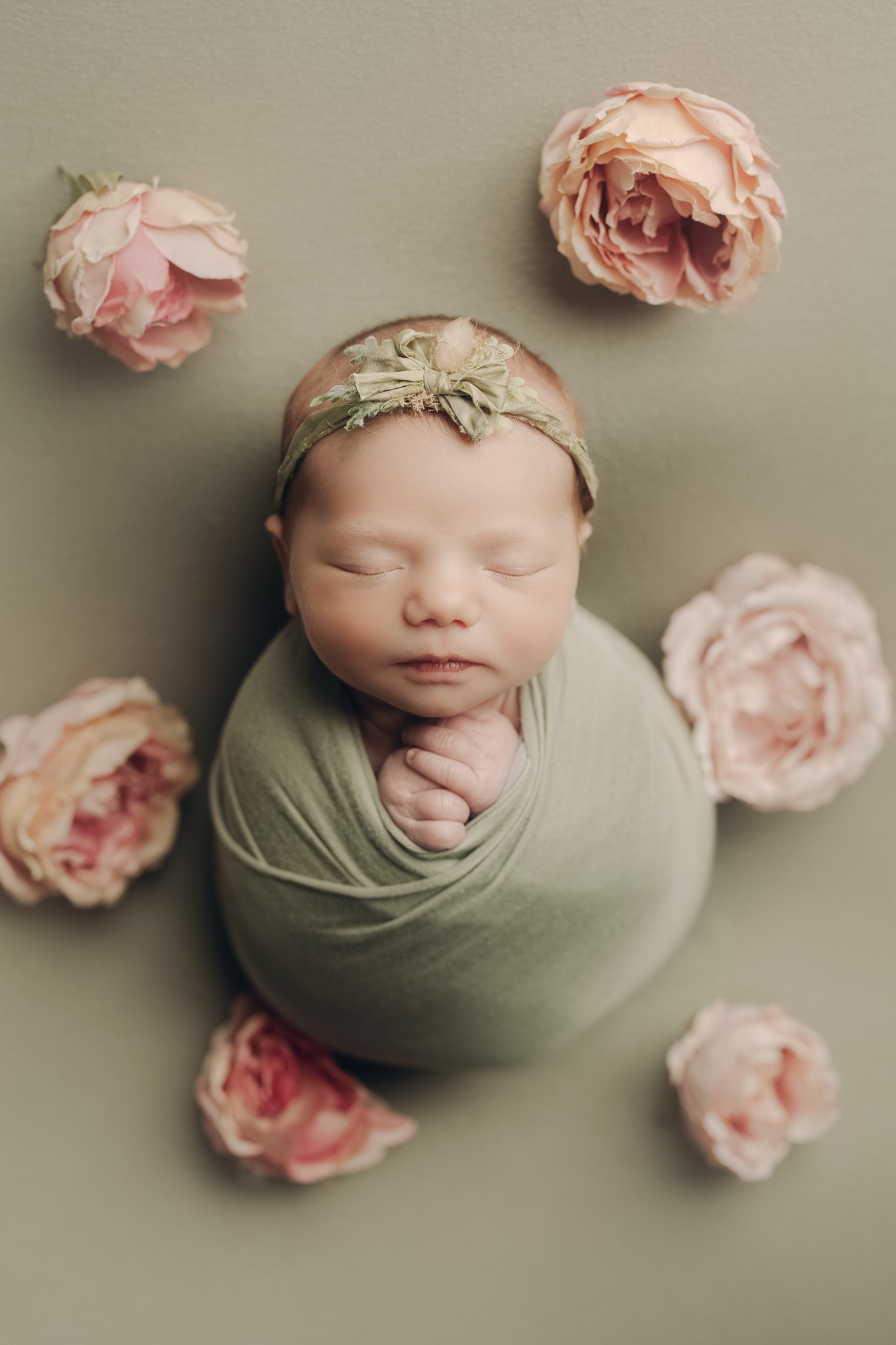 Newborn_Baby_Girl__Studio_Posed_Session_By_Newborn_Photographer_Christie_Leigh_Photo_in_Warren_OH_Ohio-6.jpg