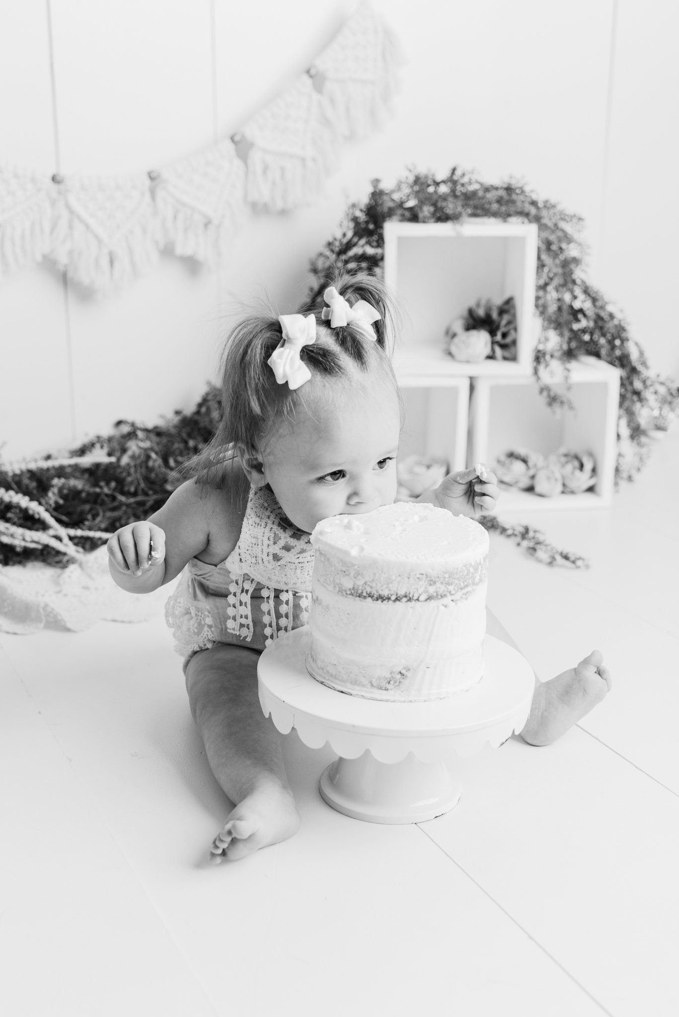Boho_Frist_Birthday_Girl_Smash_and_Splash_Session_Cake_Studio_by_Erika_Child_and_Family_Photographer_for_Christie_Leigh_Photo_in_Cortland_OH_Ohio_Trumbull_County_003.jpg