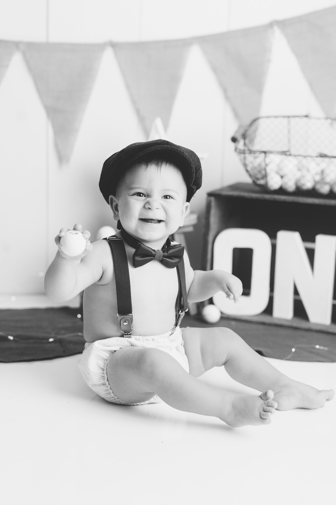 Golf_Hole_One_Frist_Birthday_Boy_Smash_and_Splash_Session_Cake_Studio_by_Erika_Child_and_Family_Photographer_for_Christie_Leigh_Photo_in_Cortland_OH_Ohio_Trumbull_County_001.jpg