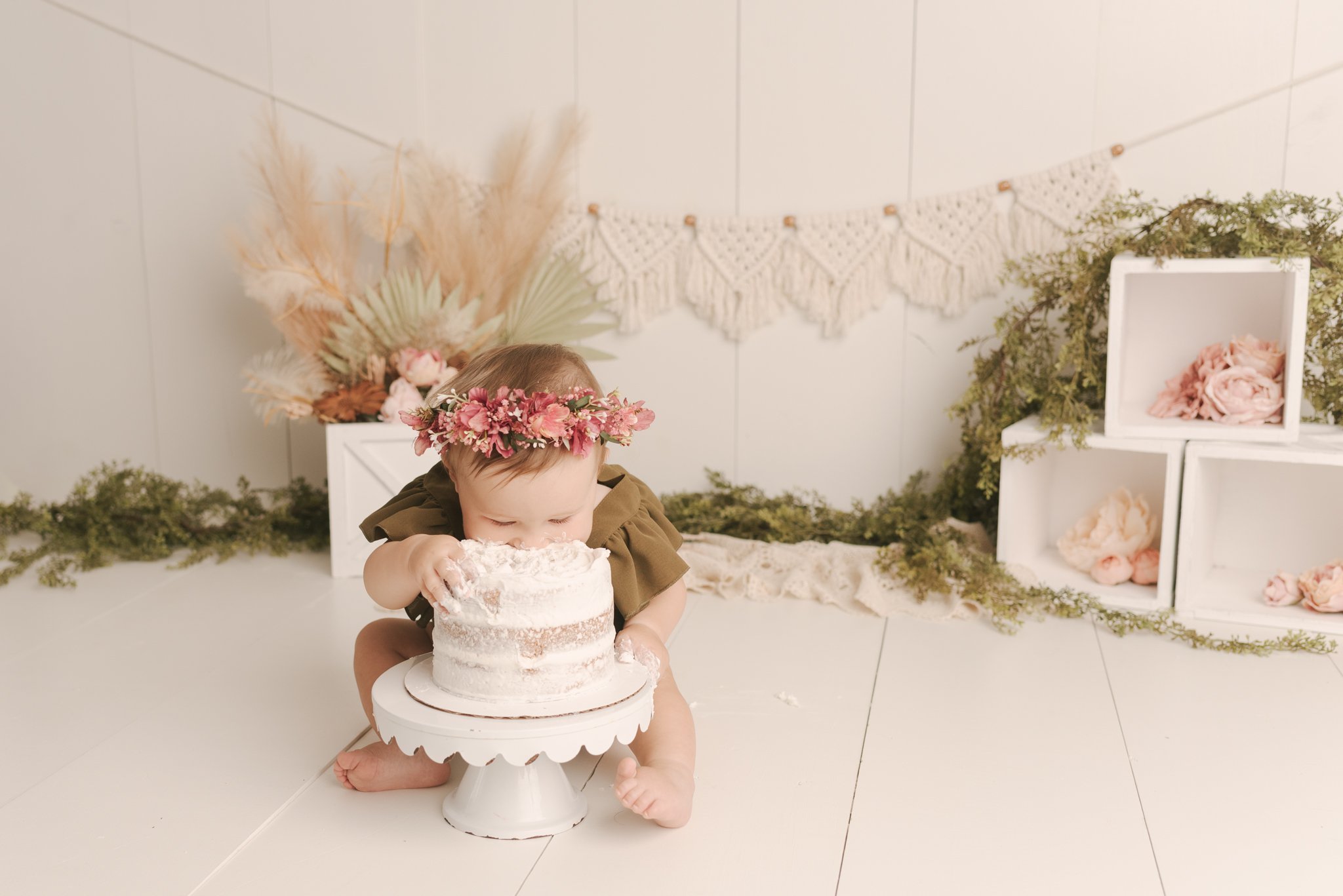 Greenery_Boho_Pink_Frist_Birthday_Girl_Smash_and_Splash_Session_Cake_Studio_by_Erika_Child_and_Family_Photographer_for_Christie_Leigh_Photo_in_Poland_OH_Ohio_Mahoning_County_005.jpg