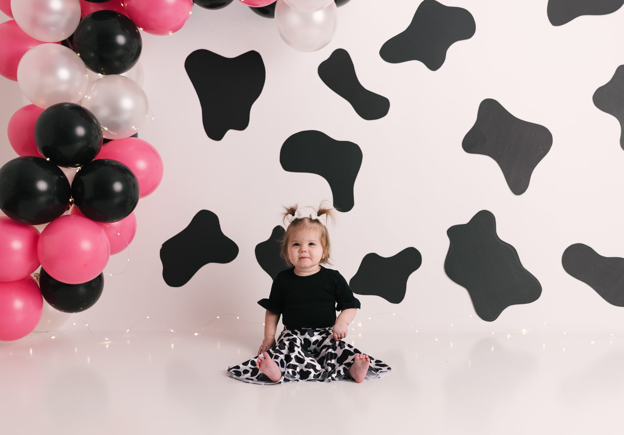 Holy_Cow_Frist_Birthday_Girl_Smash_and_Splash_Session_Cake_Studio_by_Erika_Child_and_Family_Photographer_for_Christie_Leigh_Photo_in_Cortland_OH_Ohio_Trumbull_County_001.jpg
