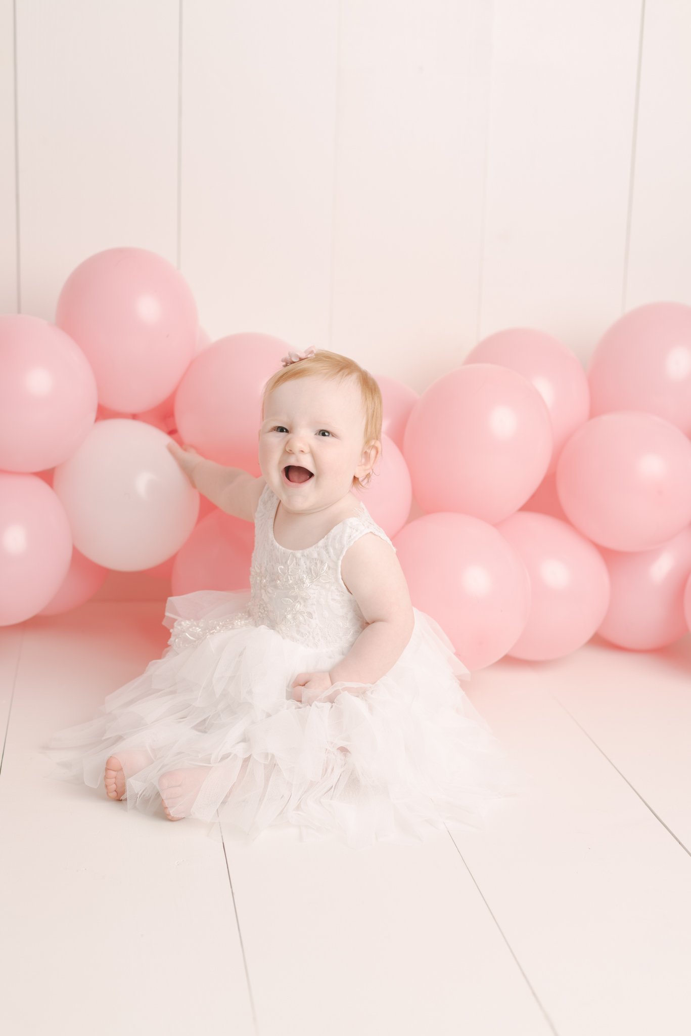 Simple_Pink_Pearls_Frist_Birthday_Girl_Smash_and_Splash_Session_Cake_Studio_by_Erika_Child_and_Family_Photographer_for_Christie_Leigh_Photo_in_cortland_OH_Ohio_Trumbull_County_002.jpg