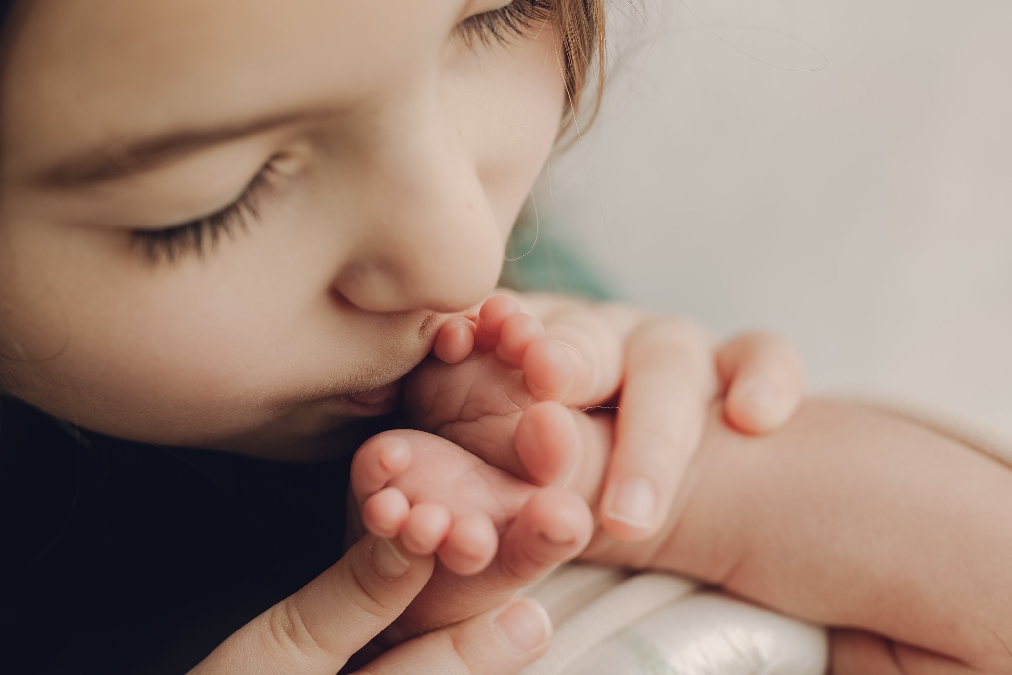 Baby_Boy_Little_Brother_Studio_Newborn_Session_Ivory_Grey_Siblings_Styled_by_Family_and_Newborn_Photographer_Christie_Leigh_Photo_in_Niles_OH_Ohio_Trumbull_County-8.jpg