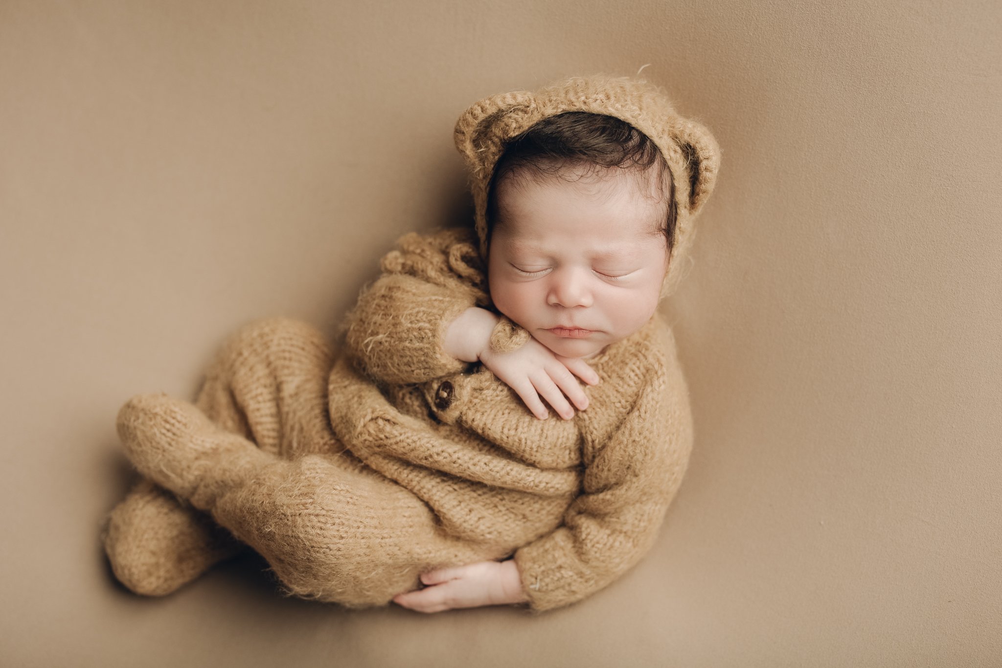 Baby_Boy_Newborn_Bear_Outfit_Posing_Props_Tan_Brown_Neutral_Studio_by_Newborn_Photographer_Christie_Leigh_Photo_in_Youngstown_OH_Ohio_Mahoning_County-1-1.jpg