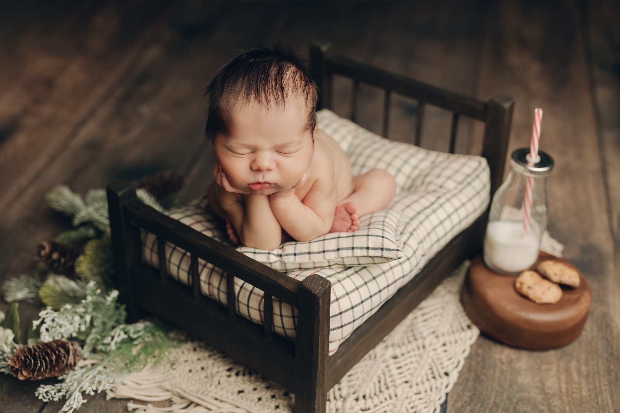 Newborn_Boy_Holiday_Baby_Green_Plaid_White_Neutral_Youngstown_OH_Ohio_Photographery_by_Newborn_Photographer_Christie_Leigh_Photo-14.jpg