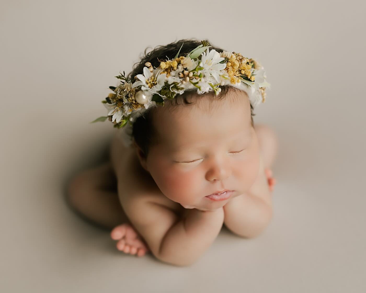 Froggy Friday featuring Wrenley!
.
.
.
@miranda_halll #froggyfriday #friyay #newborns #newbornsofinstagram #ohionewbornphotographer #newbornsofig #ohiobabyphotographer #newborngirl #newbornbabygirl #ohiophotographystudio #newbornbaby #ohionewbornstud