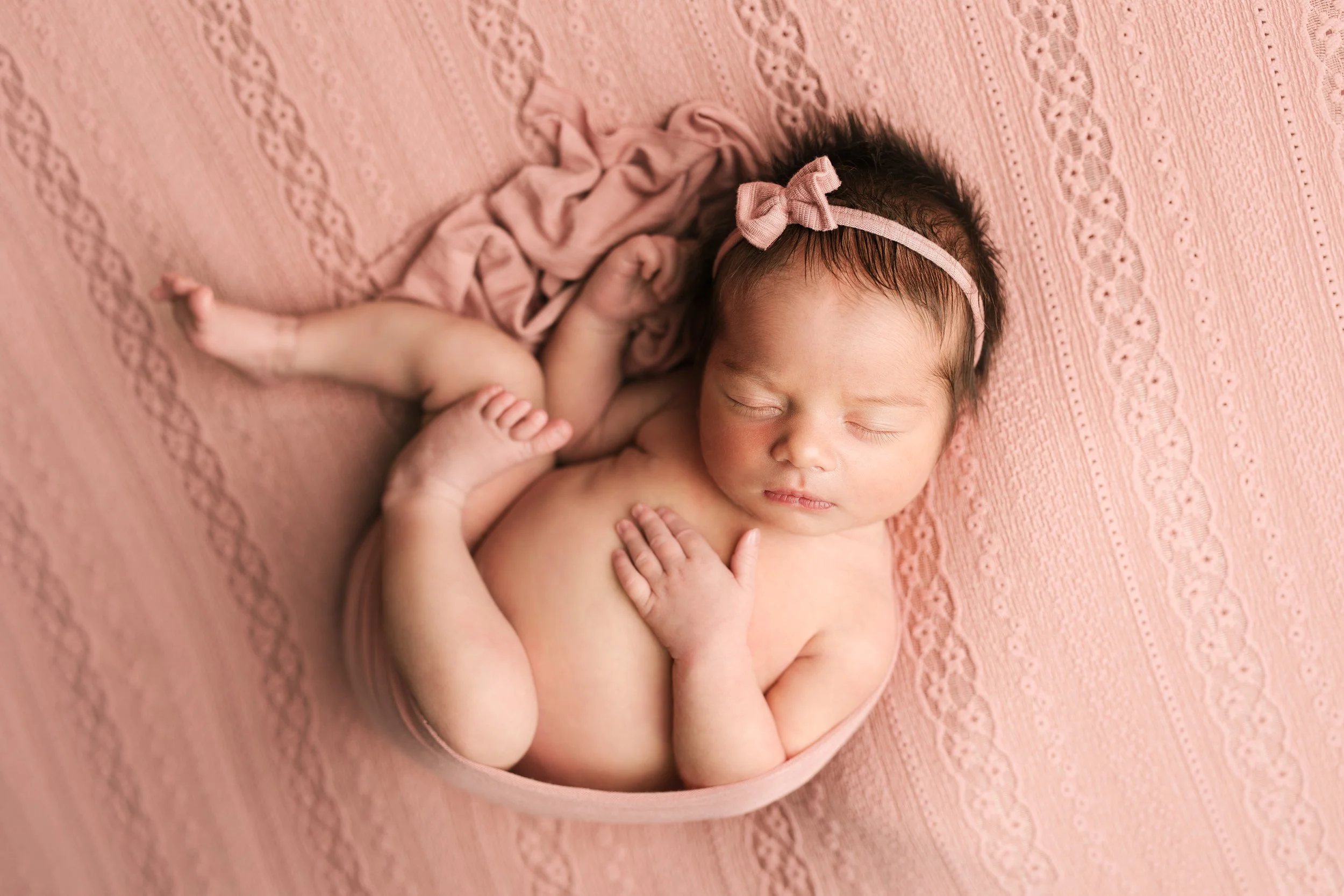 Nebworn_Baby_Girl_Three_3_Little_Sister_Studio_Posed_Session_by_Christie_Leigh_Photo_Warren_OH_Ohio-3.JPG