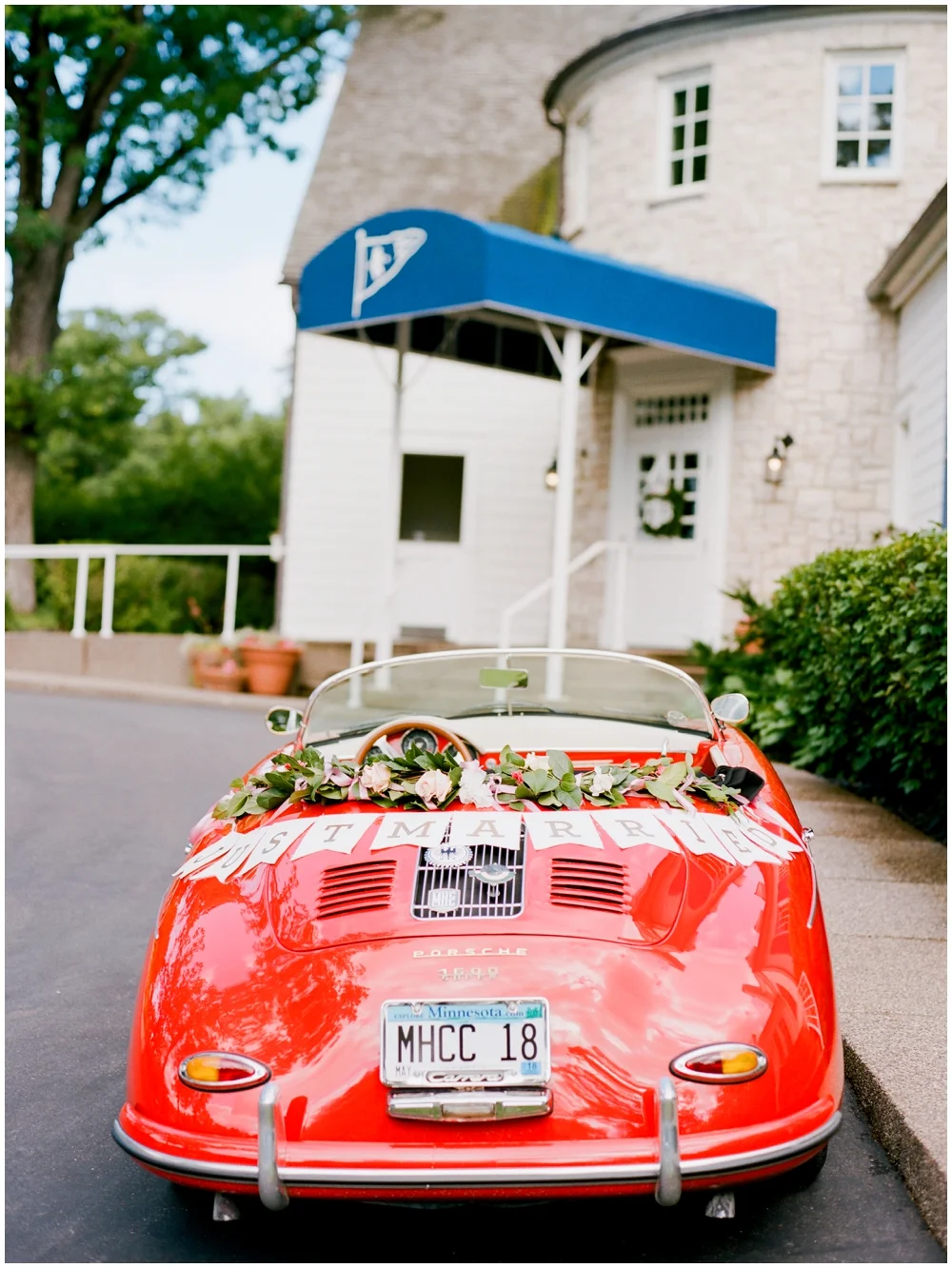 MN Weddings-White Bear Yacht Club_0020.jpg