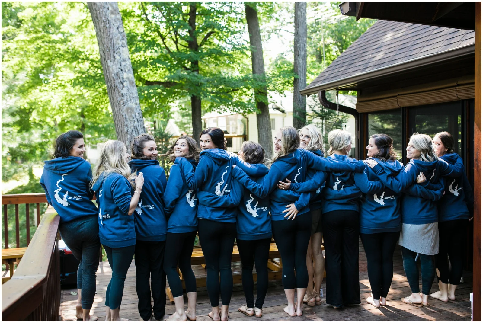 bride and bridesmaids before the wedding