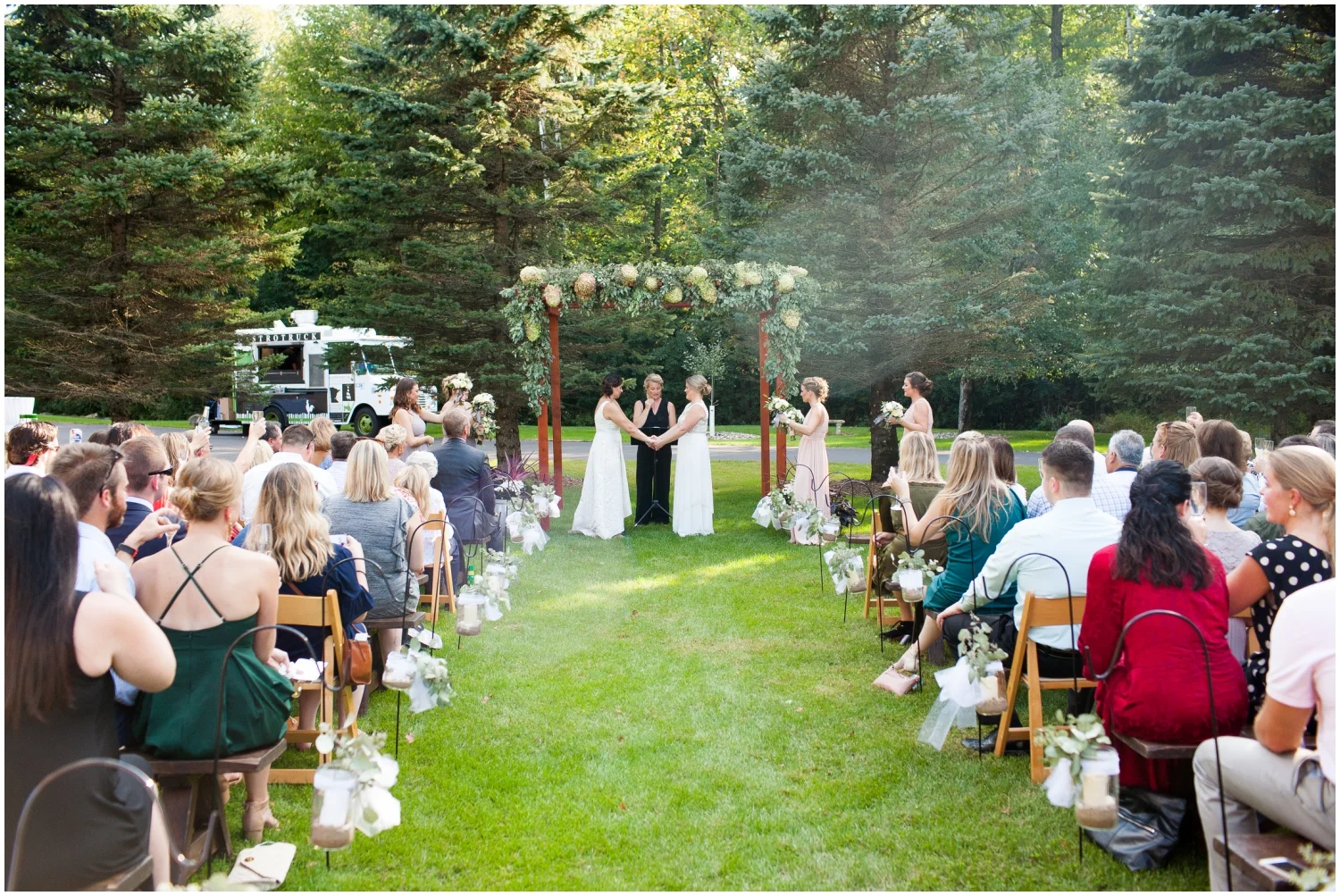 Outdoor wedding ceremony in Jeff Keys