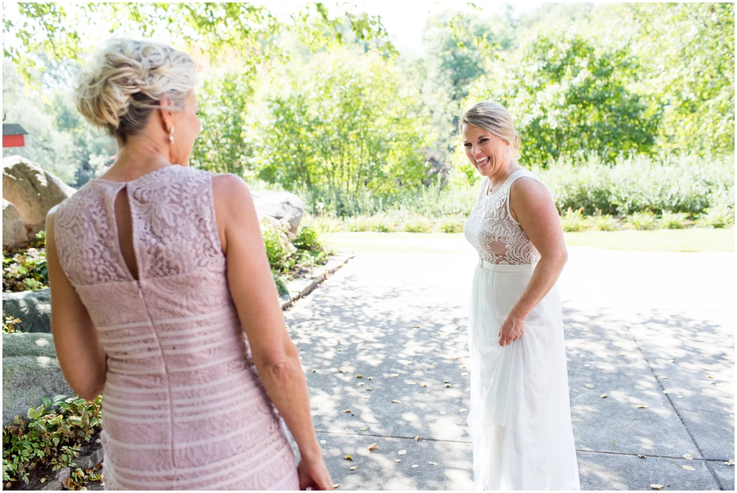 bride with wedding guest before the wedding
