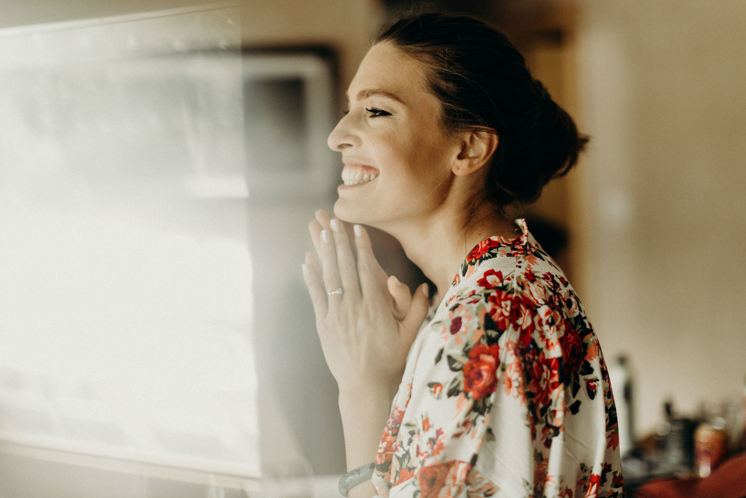  bride getting ready for her Wisconsin Wedding 