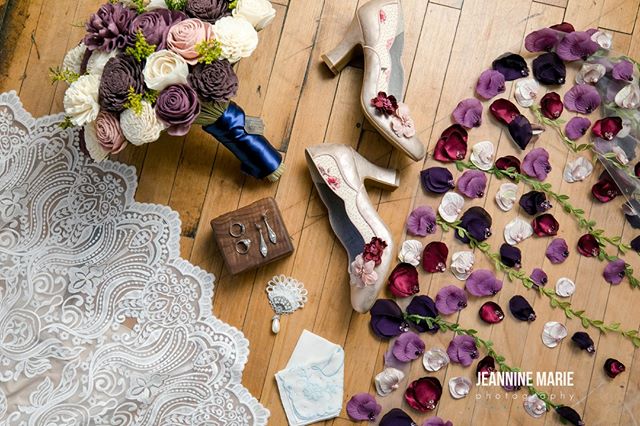 Unique floral details for dayssssss! ⠀⠀⠀⠀⠀⠀⠀⠀⠀
⠀⠀⠀⠀⠀⠀⠀⠀⠀
Venue: @artsmia⠀⠀⠀⠀⠀⠀⠀⠀⠀
Veil : @adornbyashley⠀⠀⠀⠀⠀⠀⠀⠀⠀
Photographer: #JeannineMariePhotography⠀⠀⠀⠀⠀⠀⠀⠀⠀
Planner: Rosetree Weddings &amp; Events⠀⠀⠀⠀⠀⠀⠀⠀⠀
Videographer:@a.b.richfilms⠀⠀⠀⠀⠀⠀⠀⠀⠀
Ba