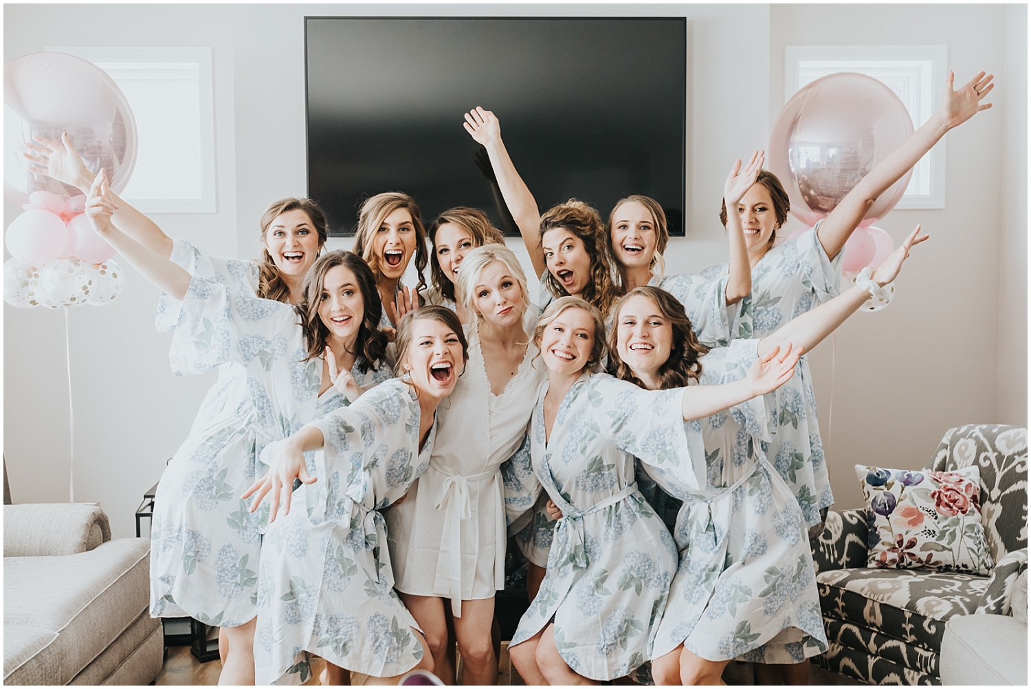 bride and bridesmaids before the wedding