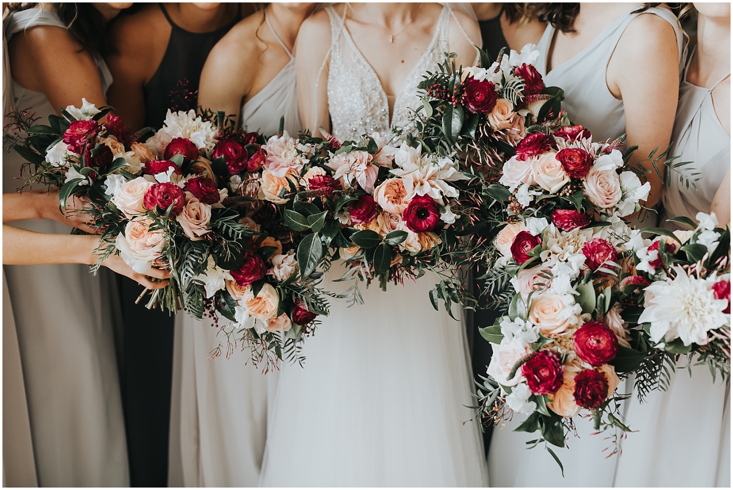  gorgeous bride and bridesmaids wedding bouquets 