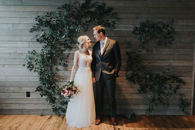 Venue: @machineshopmpls⠀⠀⠀⠀⠀⠀⠀⠀⠀
Bride's Hair: @carlyhavilandstyles⠀⠀⠀⠀⠀⠀⠀⠀⠀
Bridesmaids Hair: Pure Beauty⠀⠀⠀⠀⠀⠀⠀⠀⠀
Makeup Artist: @ladyvampartistry⠀⠀⠀⠀⠀⠀⠀⠀⠀
Catering: @damicocatering⠀⠀⠀⠀⠀⠀⠀⠀⠀
Reception Entertainment: @rockwithu⠀⠀⠀⠀⠀⠀⠀⠀⠀
Florals: @sa