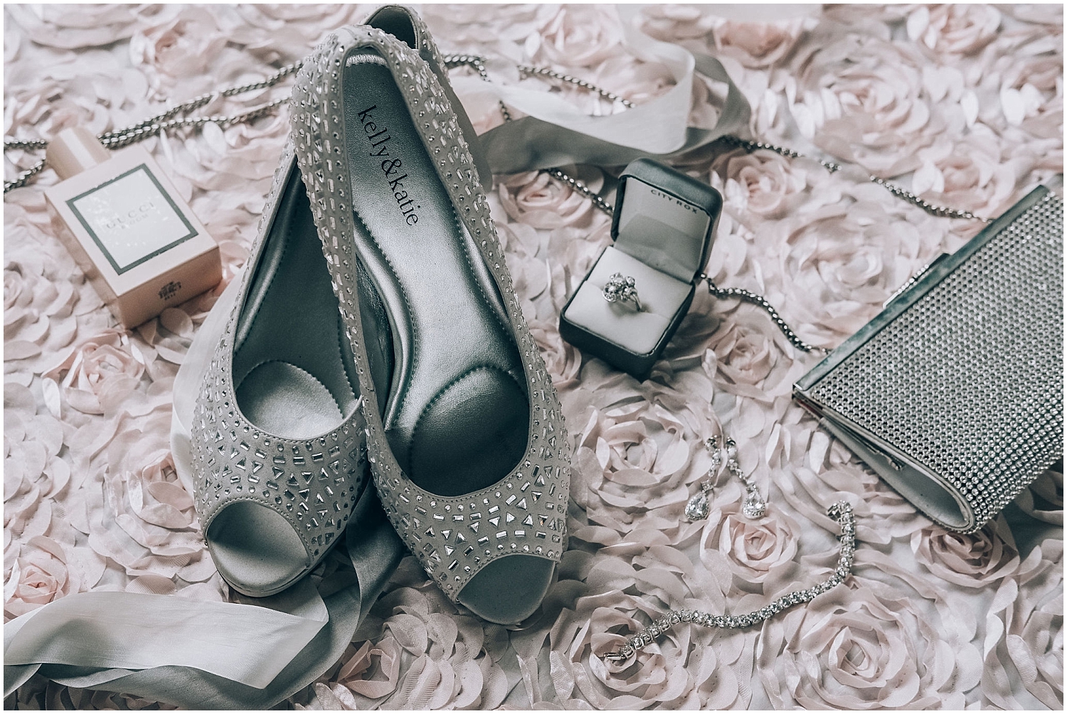  wedding shoes and wedding accessories 
