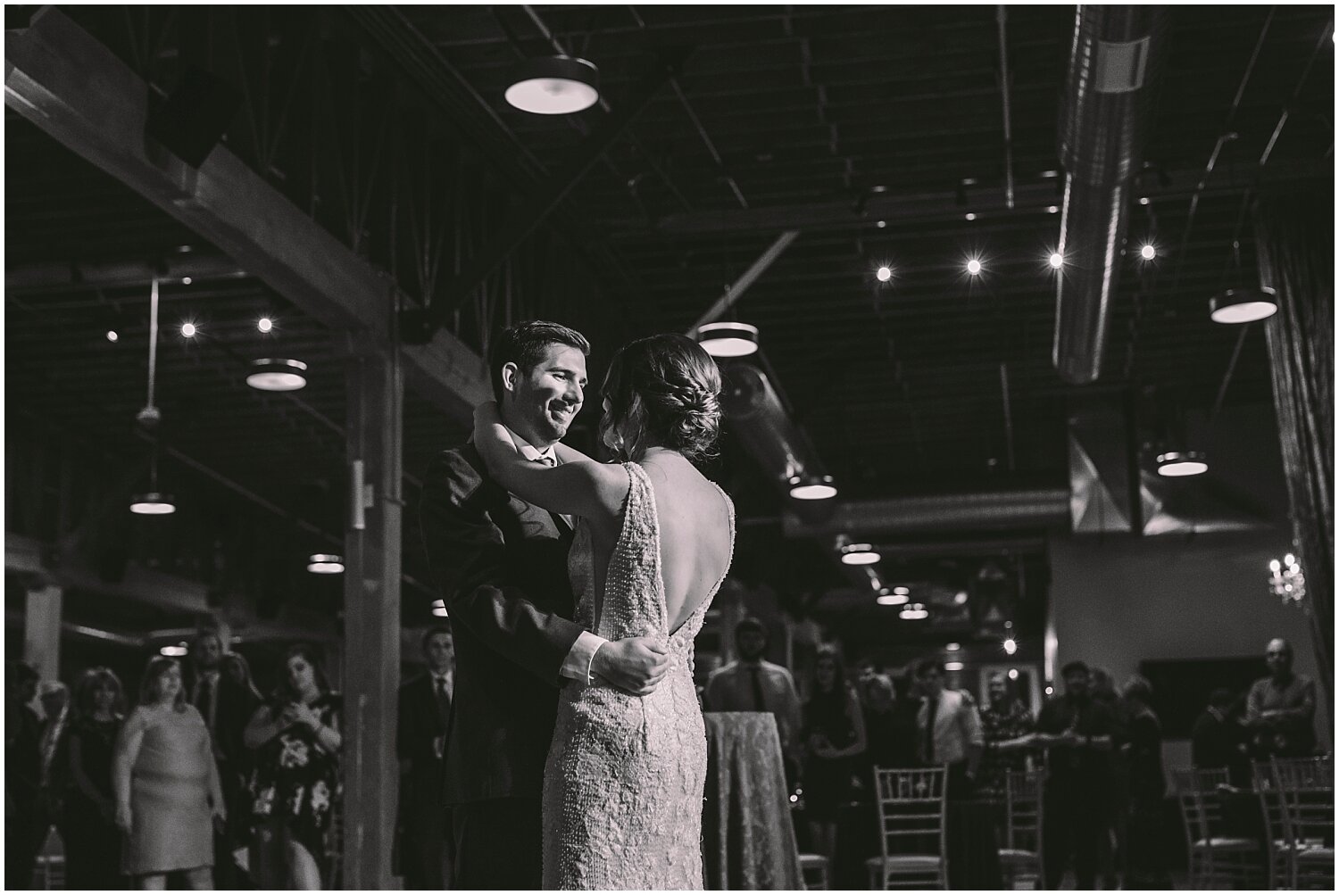  bride and groom’s first dance  