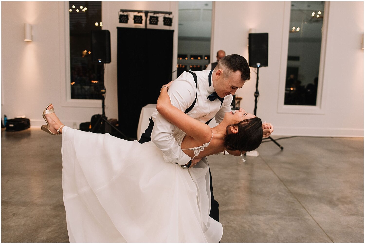  bride and groom’s first dance 