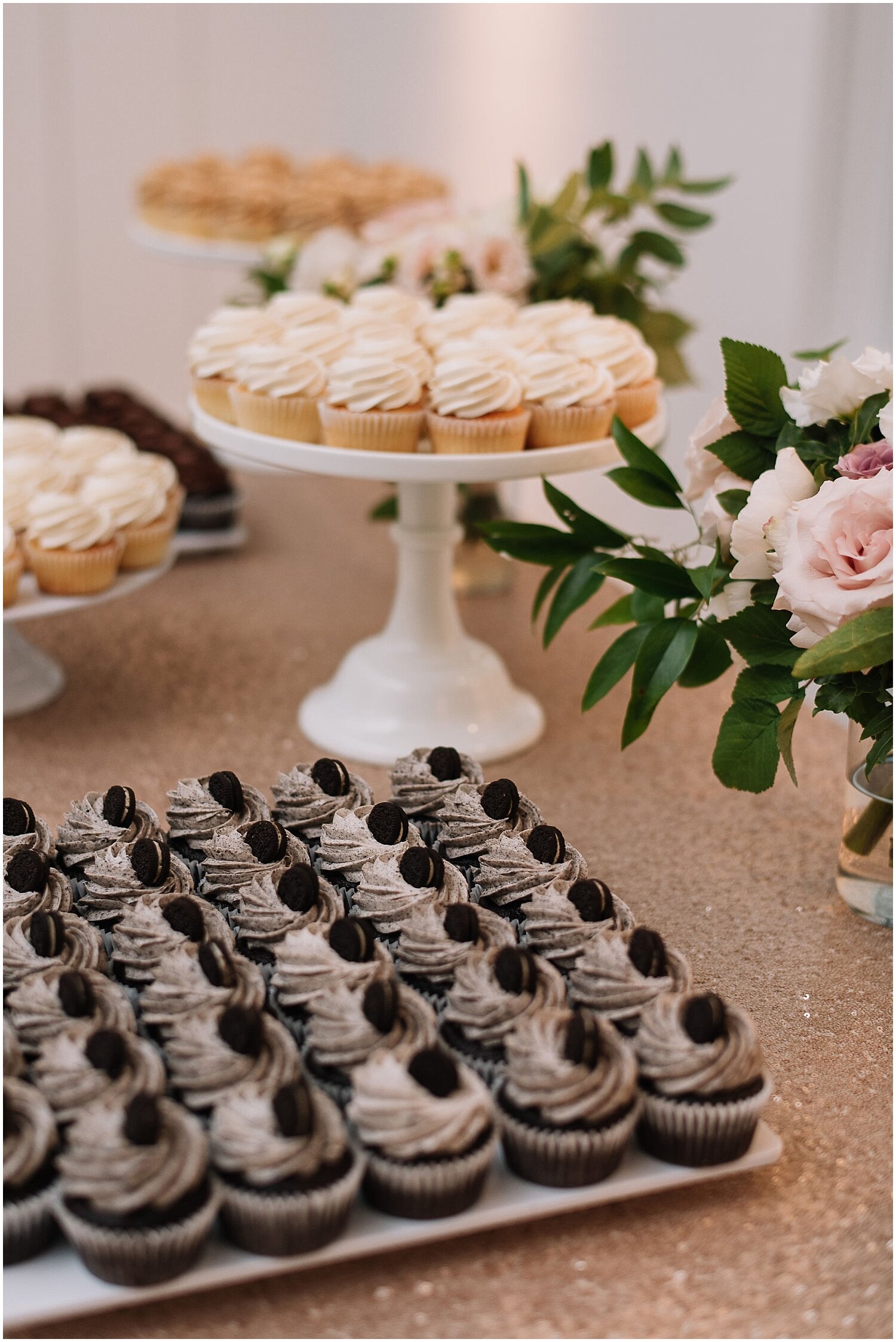  cupcakes dessert table display 
