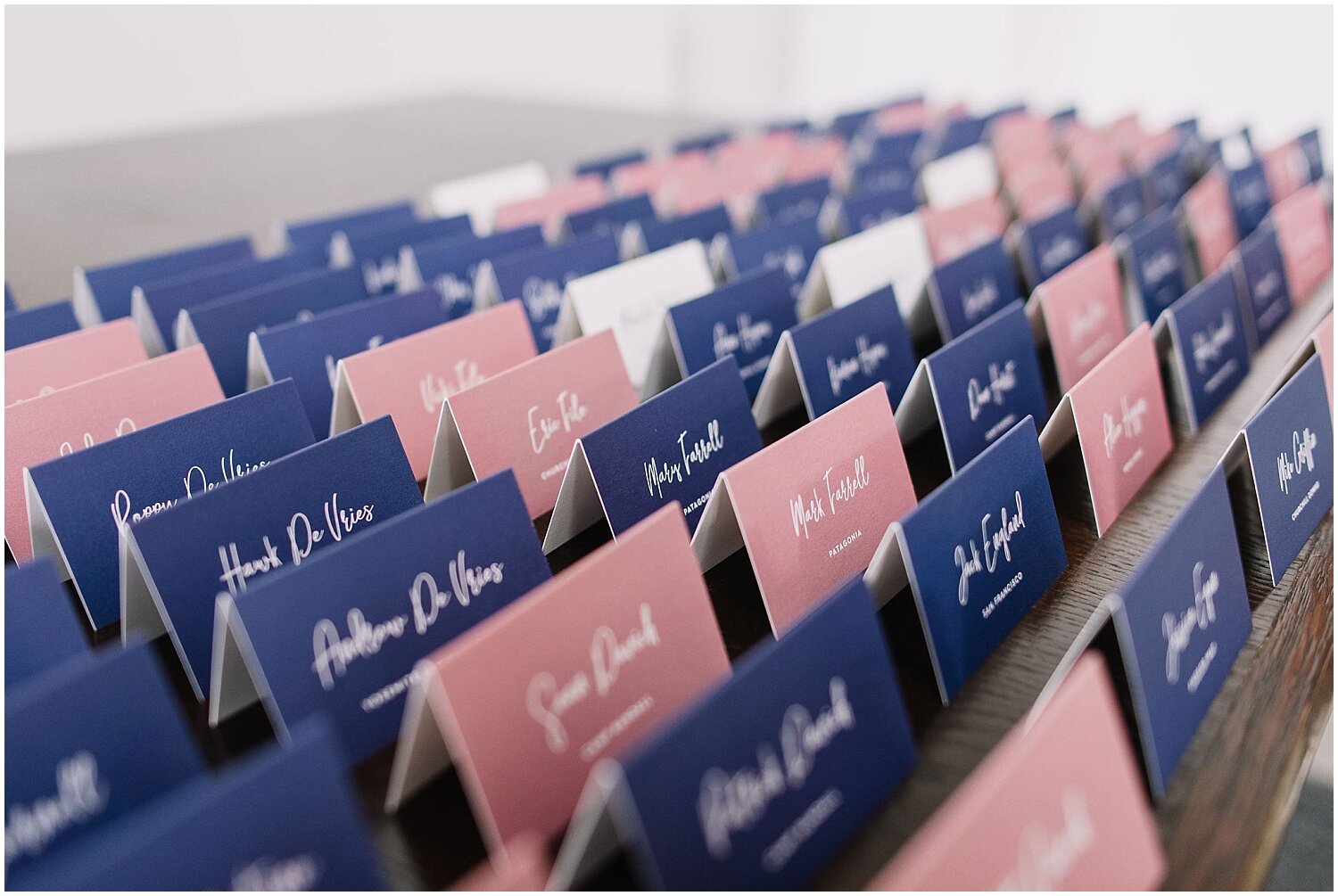  pink and blue seating name tags 