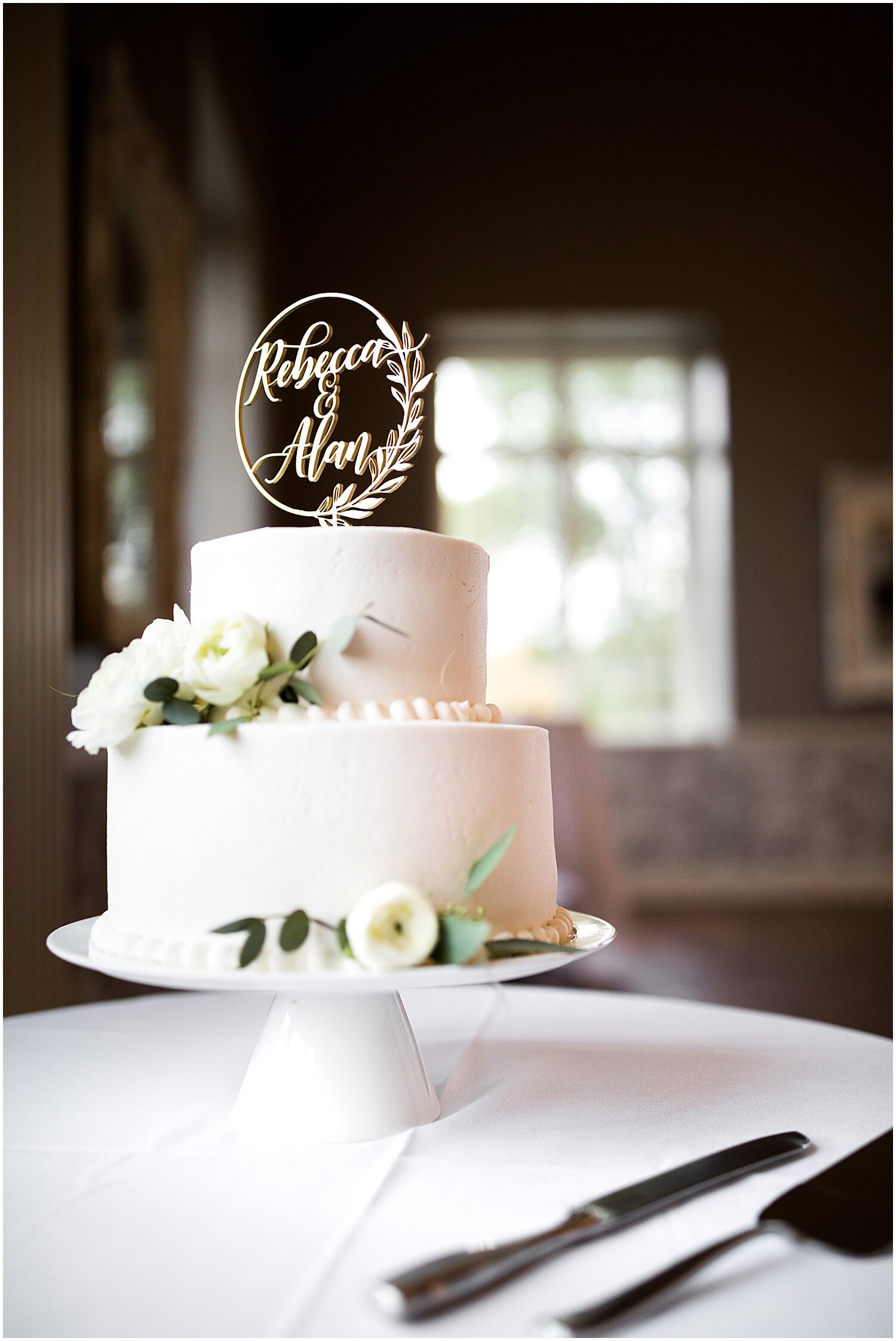  simple white tier wedding cake 