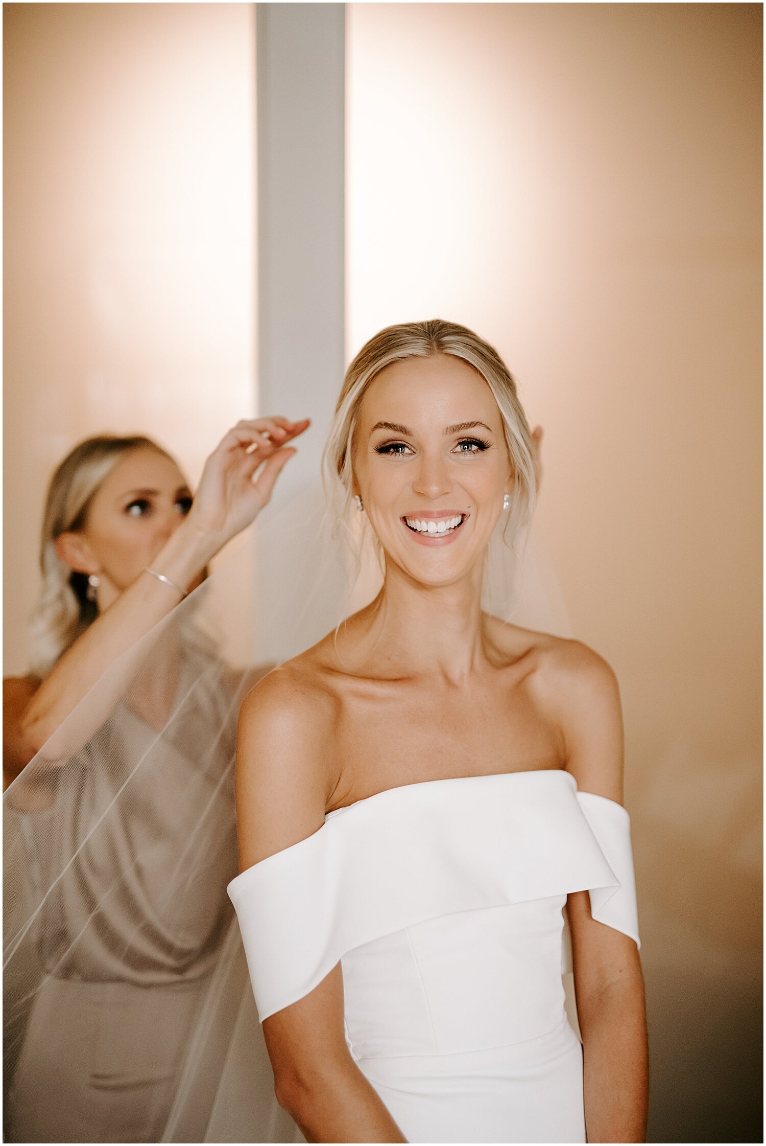  bride getting ready for her wedding in Minnesota 