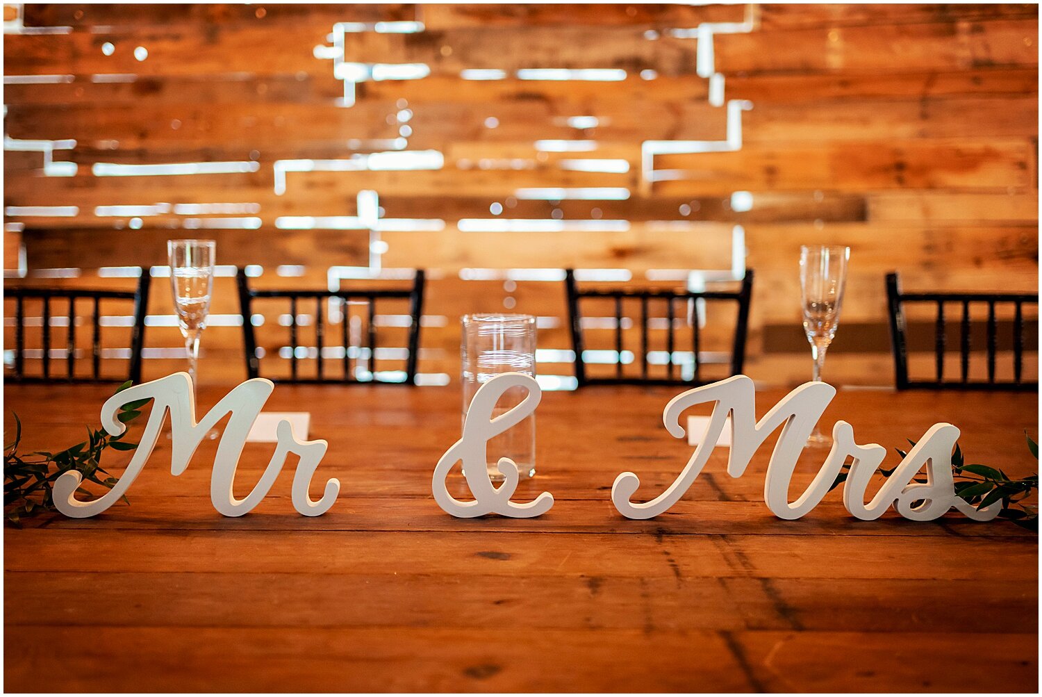  Mr and Mrs wedding sign 