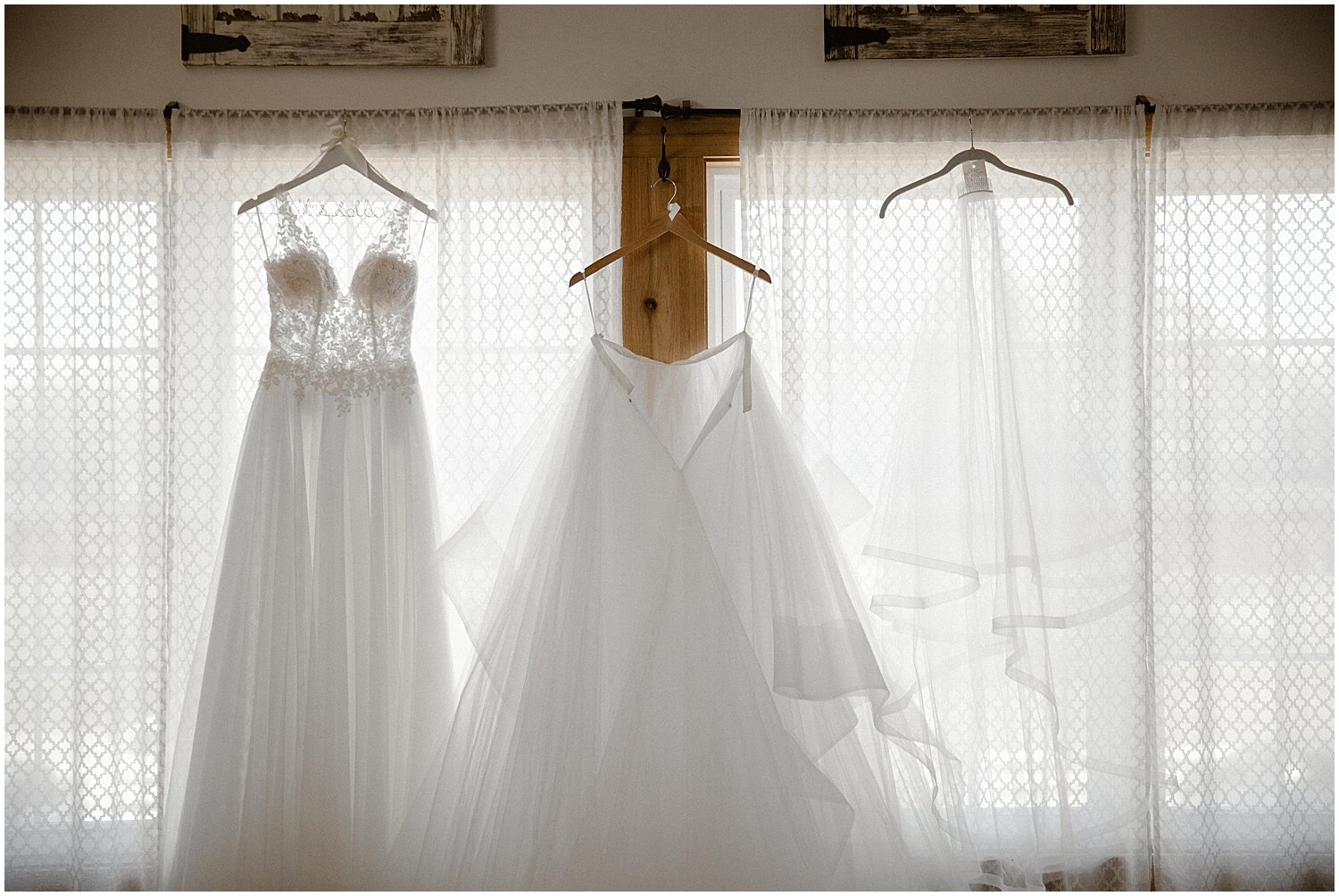 bride’s wedding dress and wedding veil 