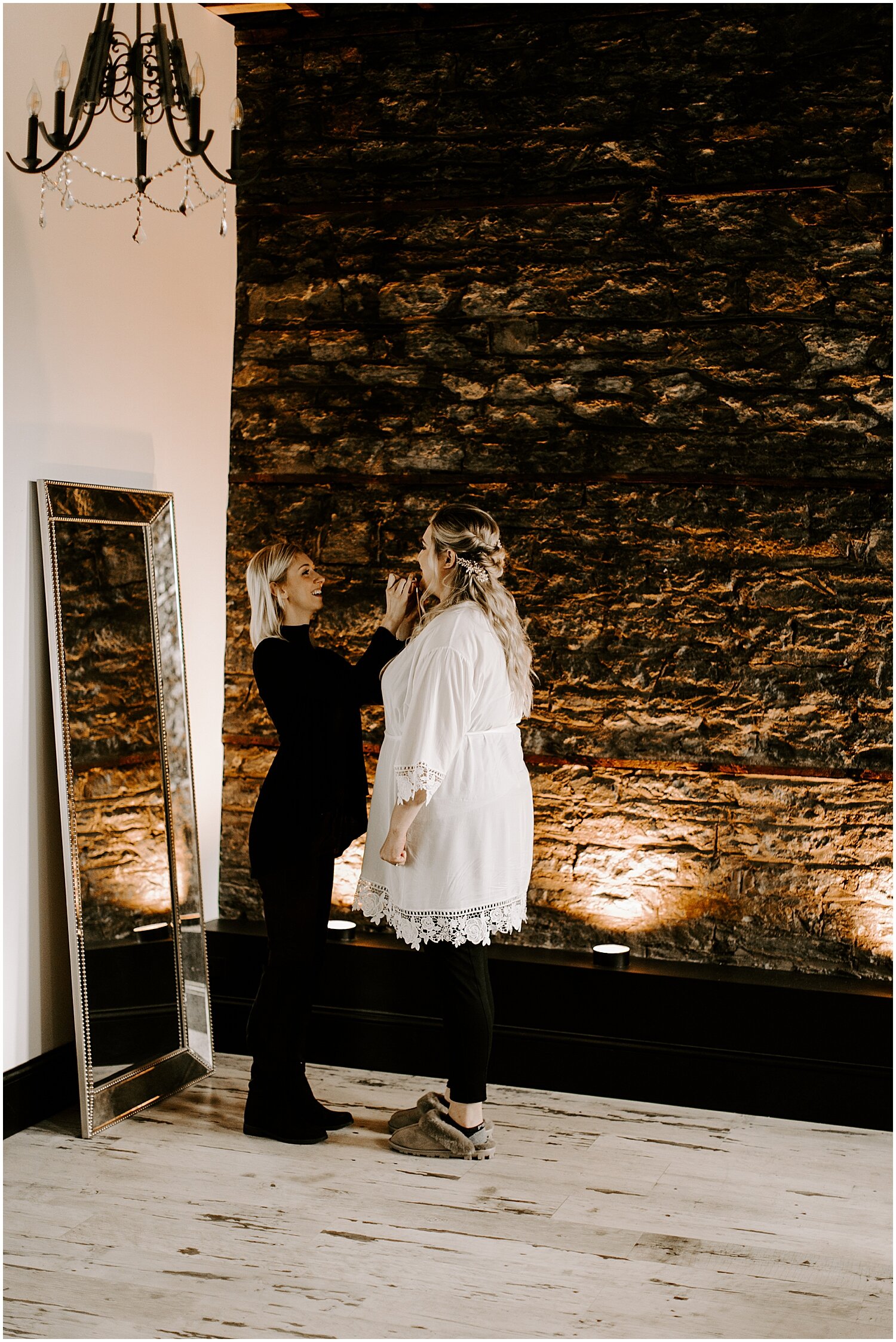  bride getting ready for her wedding in MPLS 