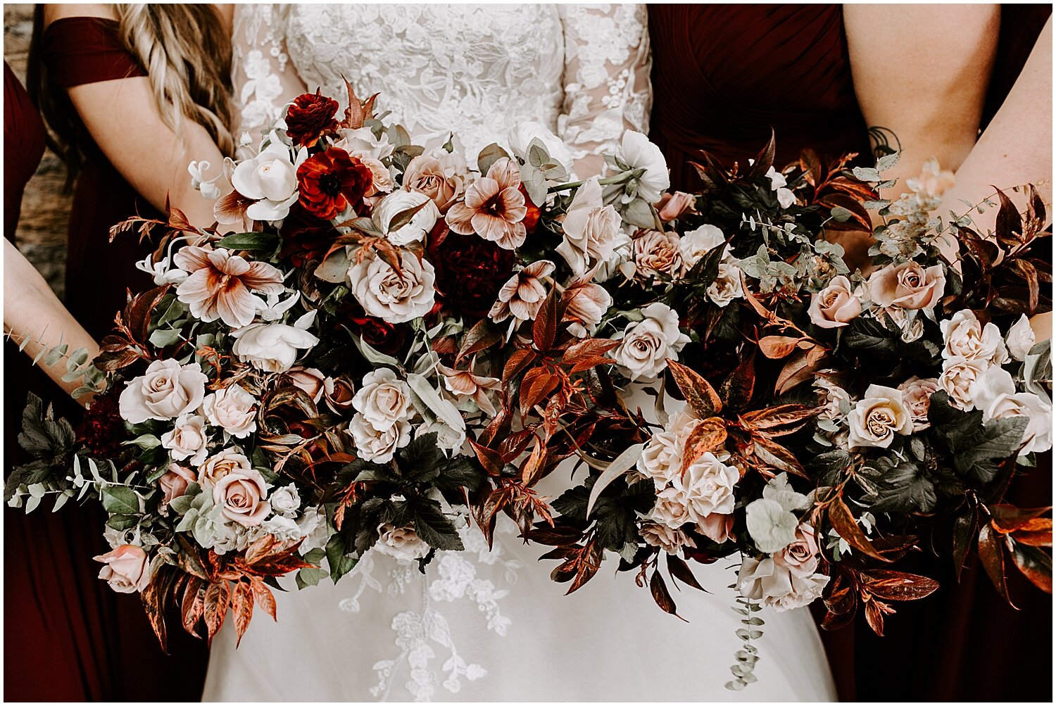  bride and bridesmaids wedding bouquets 