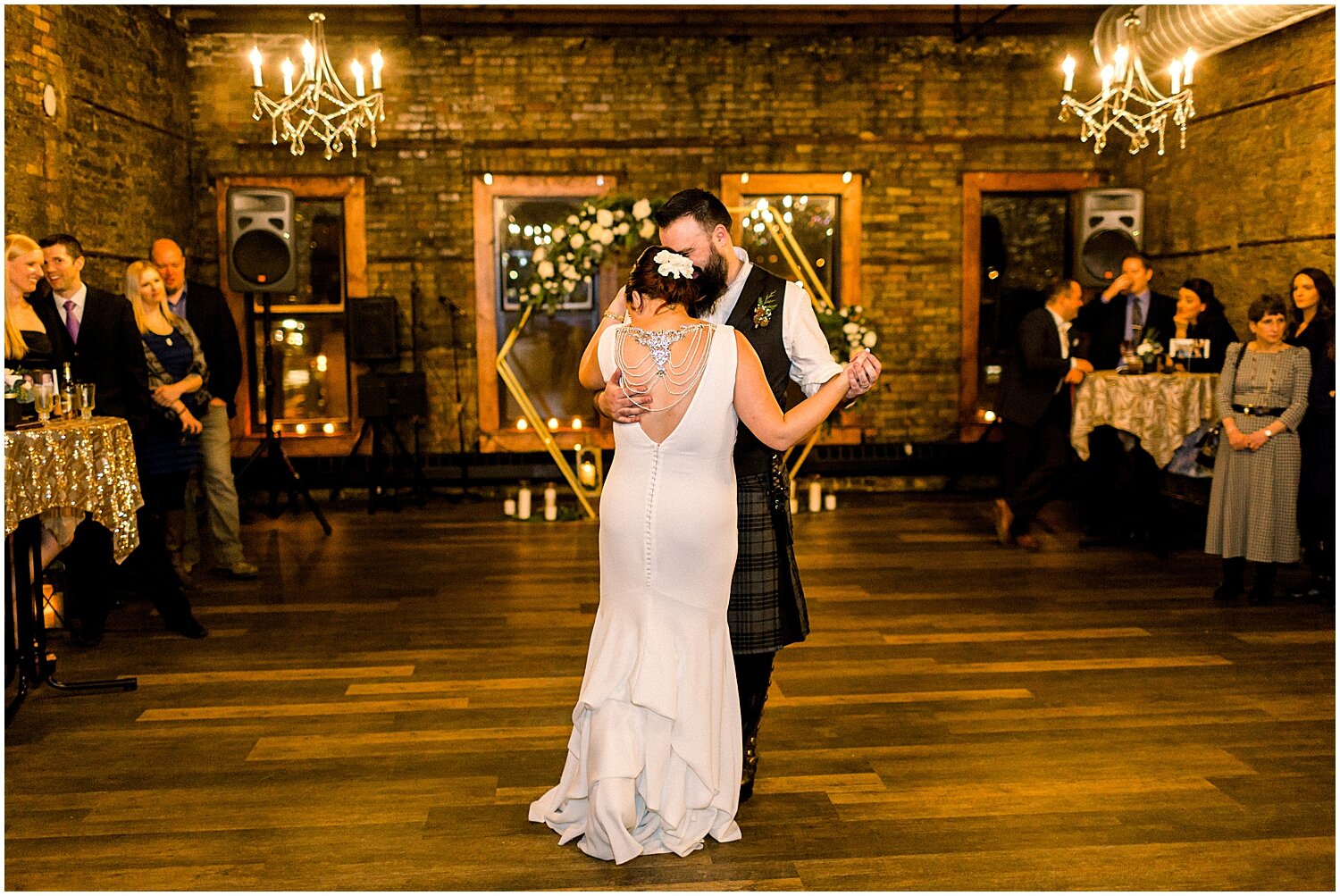  bride and groom’s first dance 