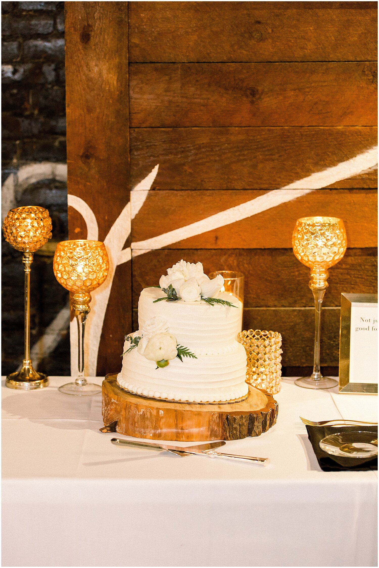  small white wedding cake 