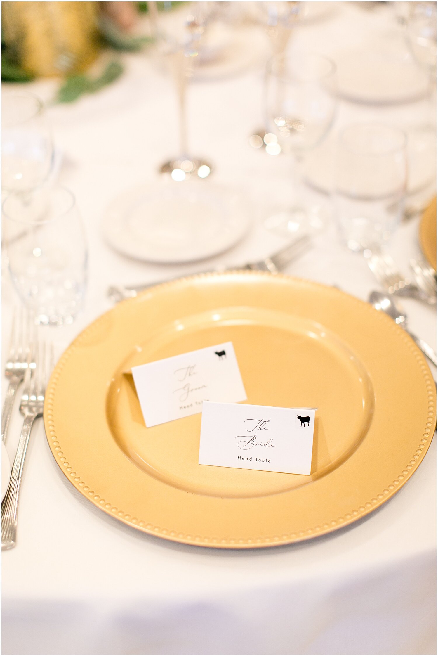 gold chargers for table setting 